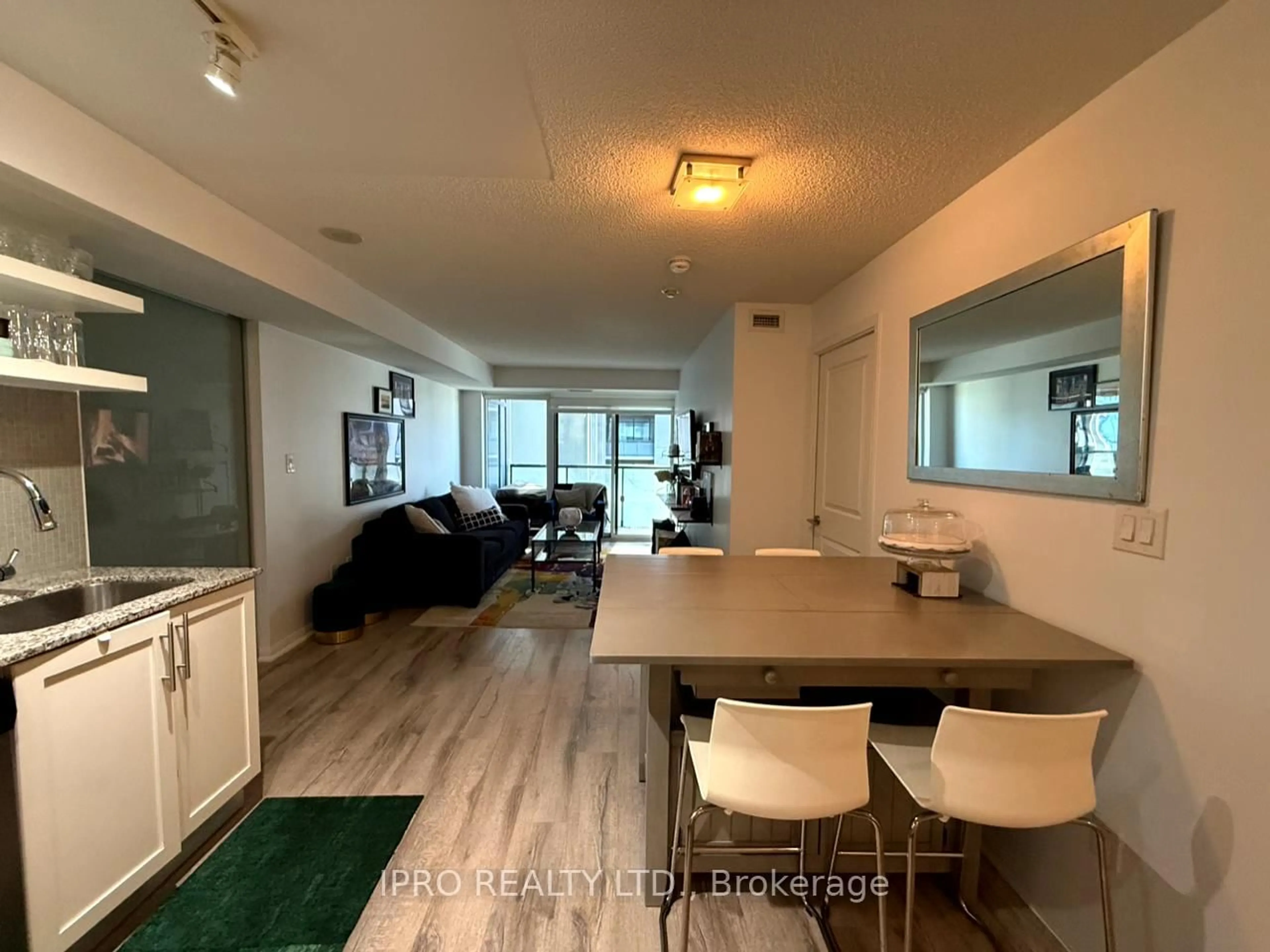 A pic of a room for 400 Adelaide St #801, Toronto Ontario M5A 4S3