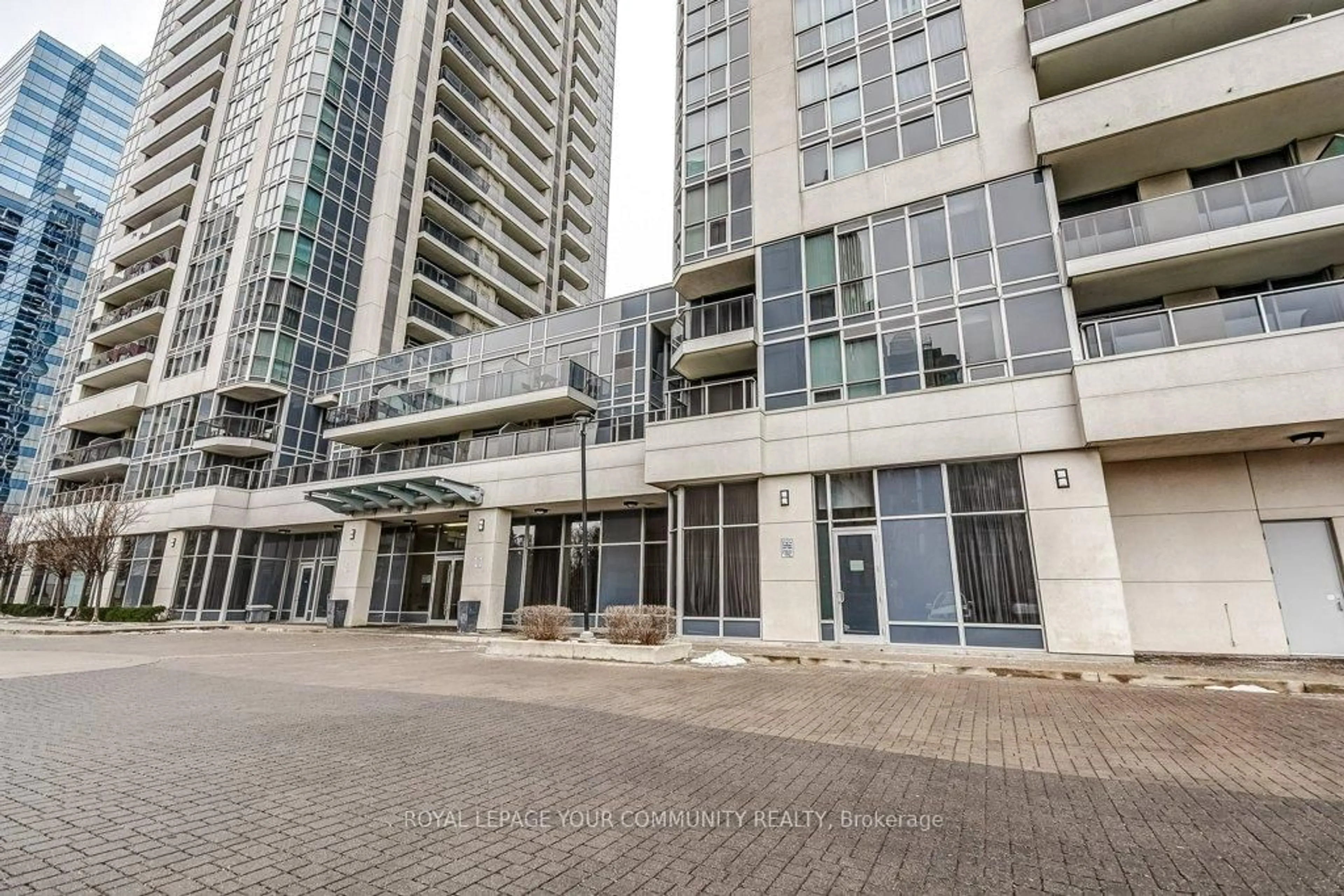 Indoor foyer for 5793 Yonge St #211, Toronto Ontario M2M 0A9
