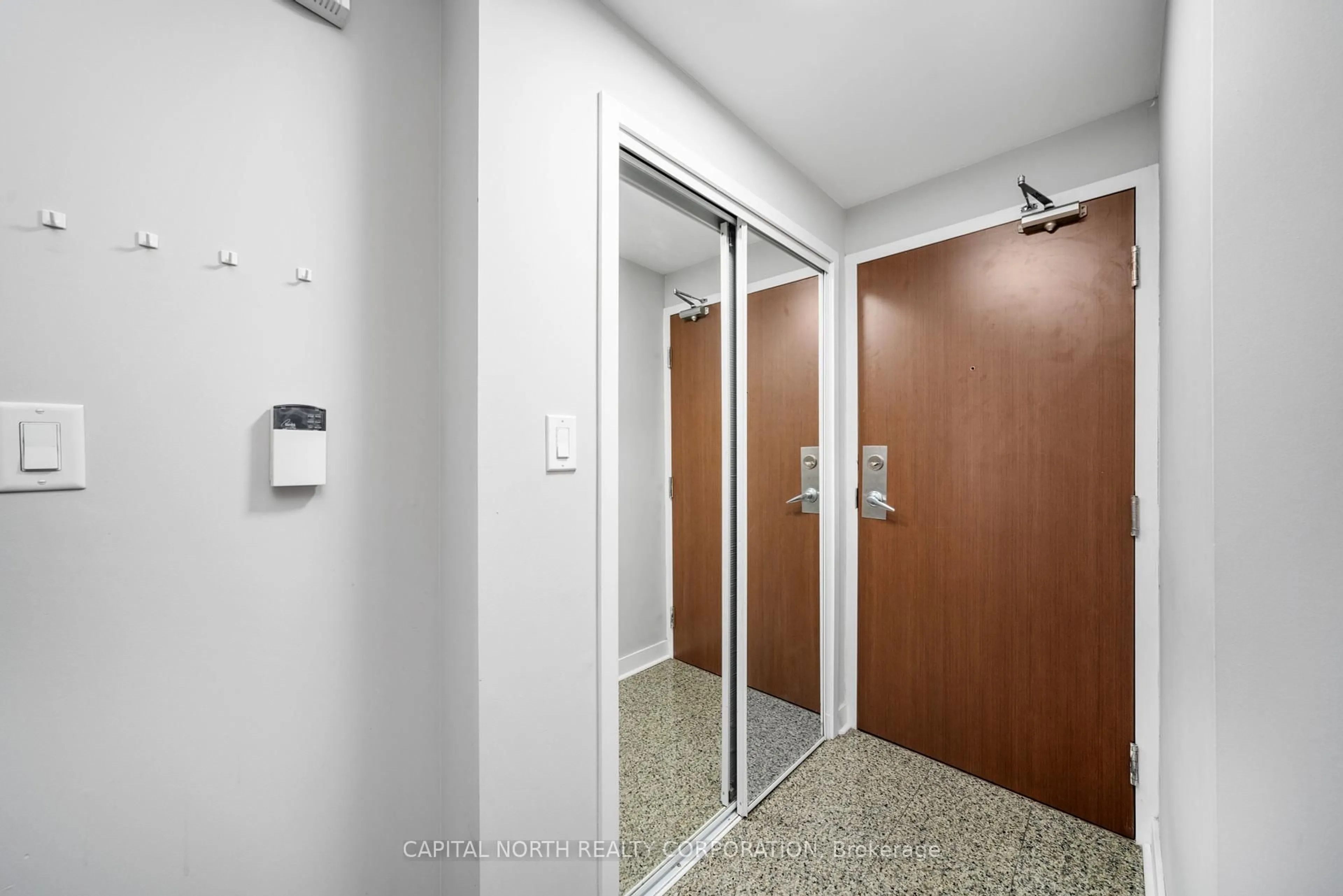Indoor foyer for 35 Mariner Terr #3001, Toronto Ontario M5V 3V9