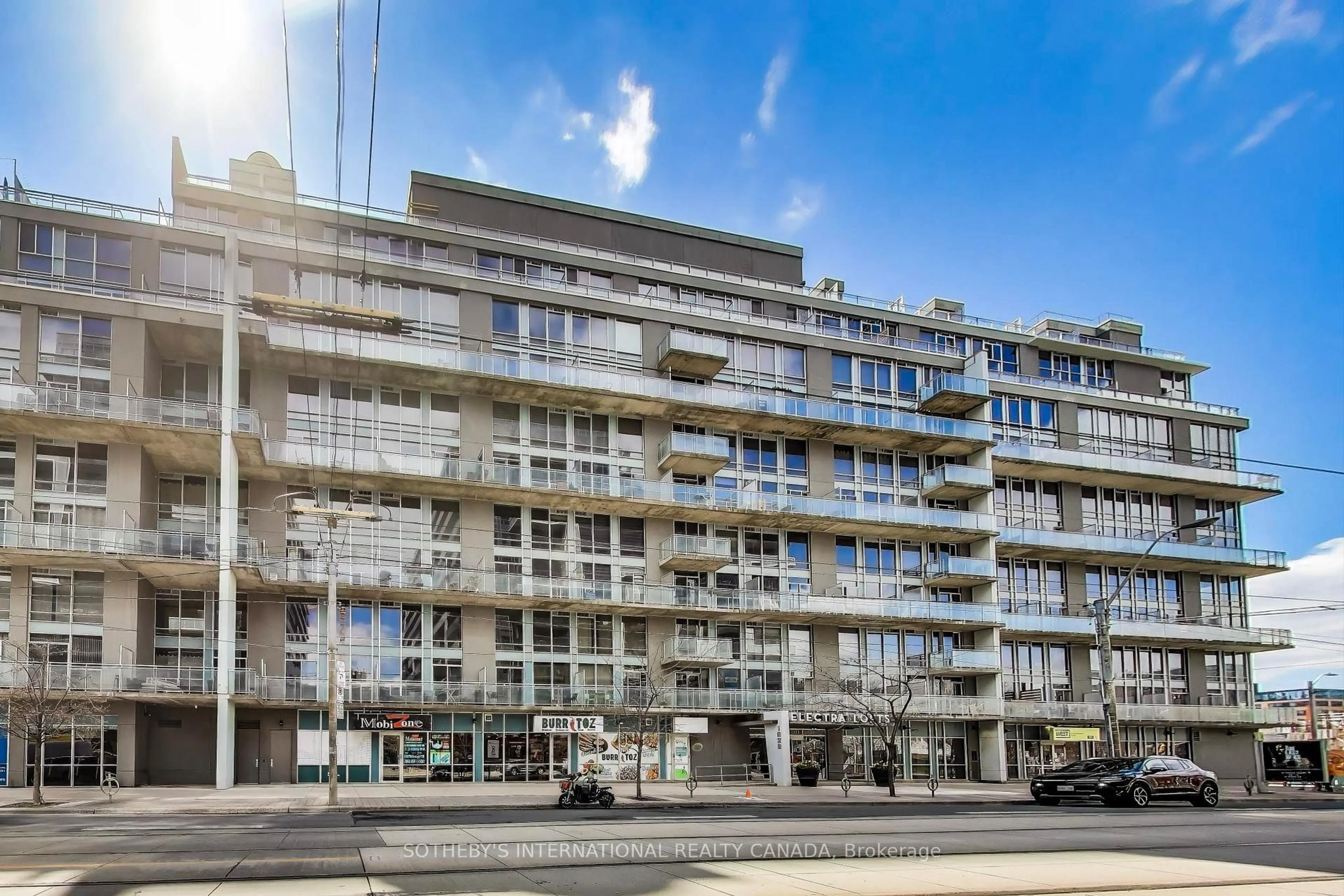 Balcony in the apartment, building for 1029 King St #621, Toronto Ontario M6K 3M9