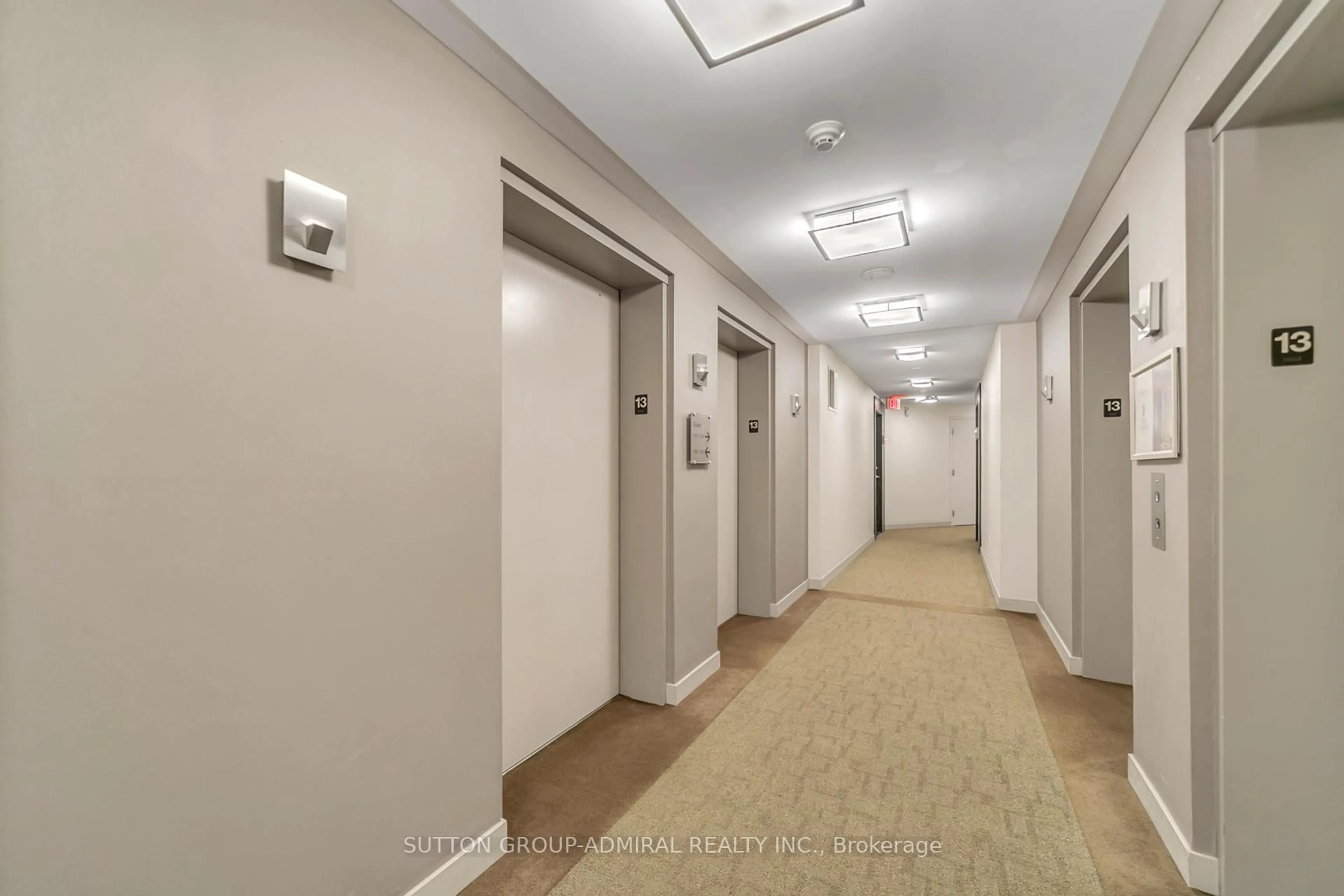 Indoor foyer for 500 Doris Ave #1325, Toronto Ontario M2N 0C1