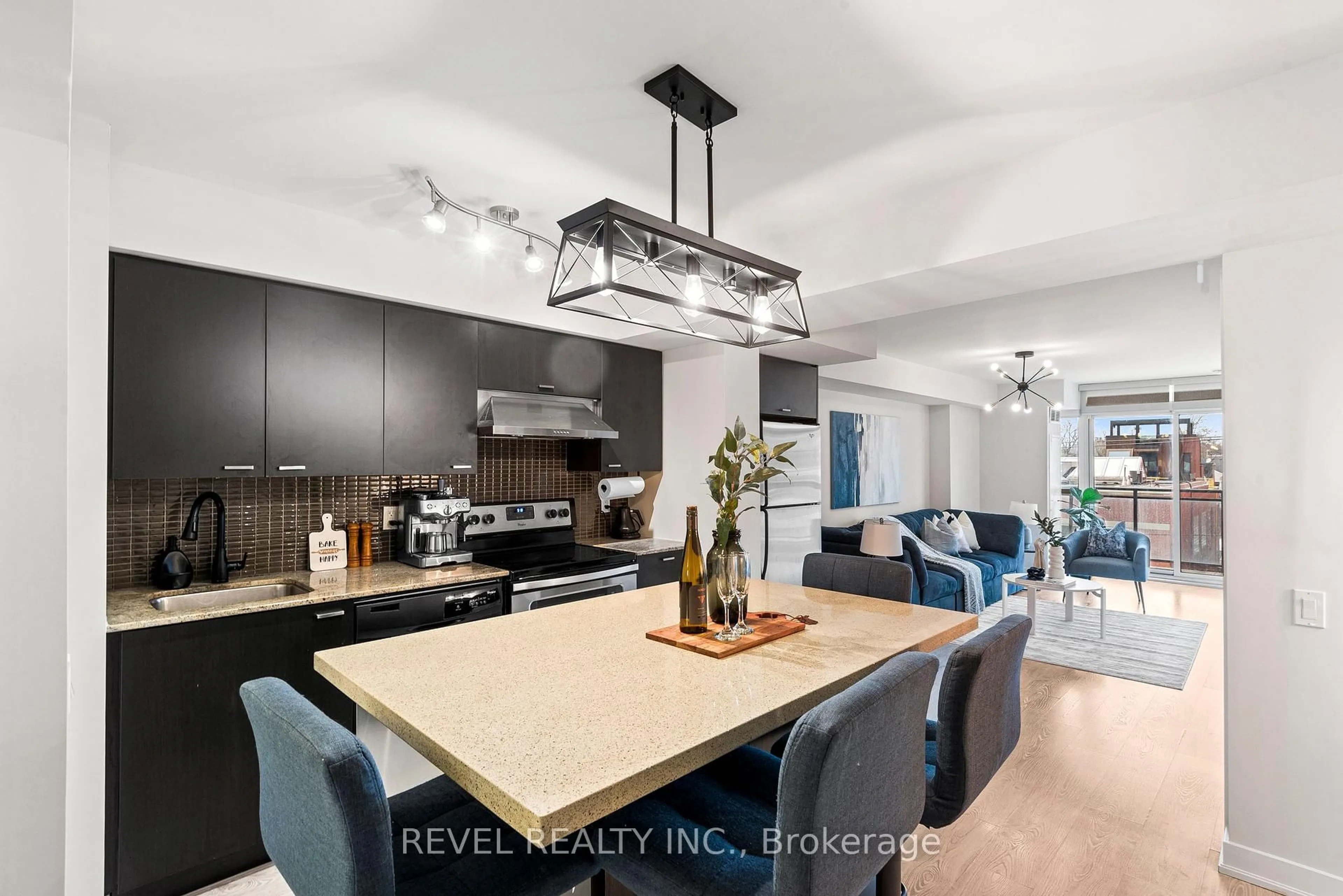 Open concept kitchen, ceramic/tile floor for 78 Tecumseth St #302, Toronto Ontario M5V 0A9