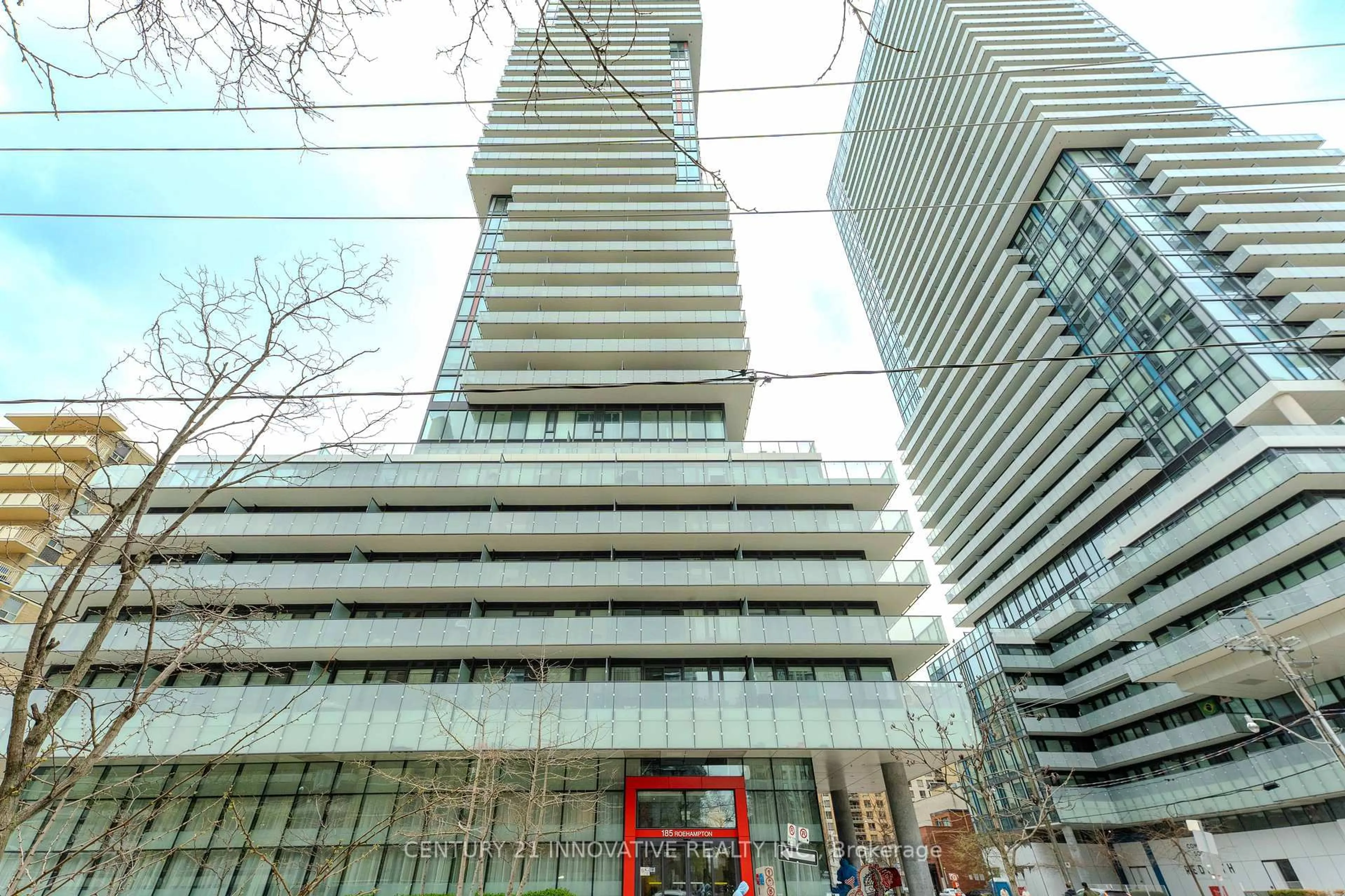 Indoor foyer for 185 Roehampton Ave #315, Toronto Ontario M4P 0C6