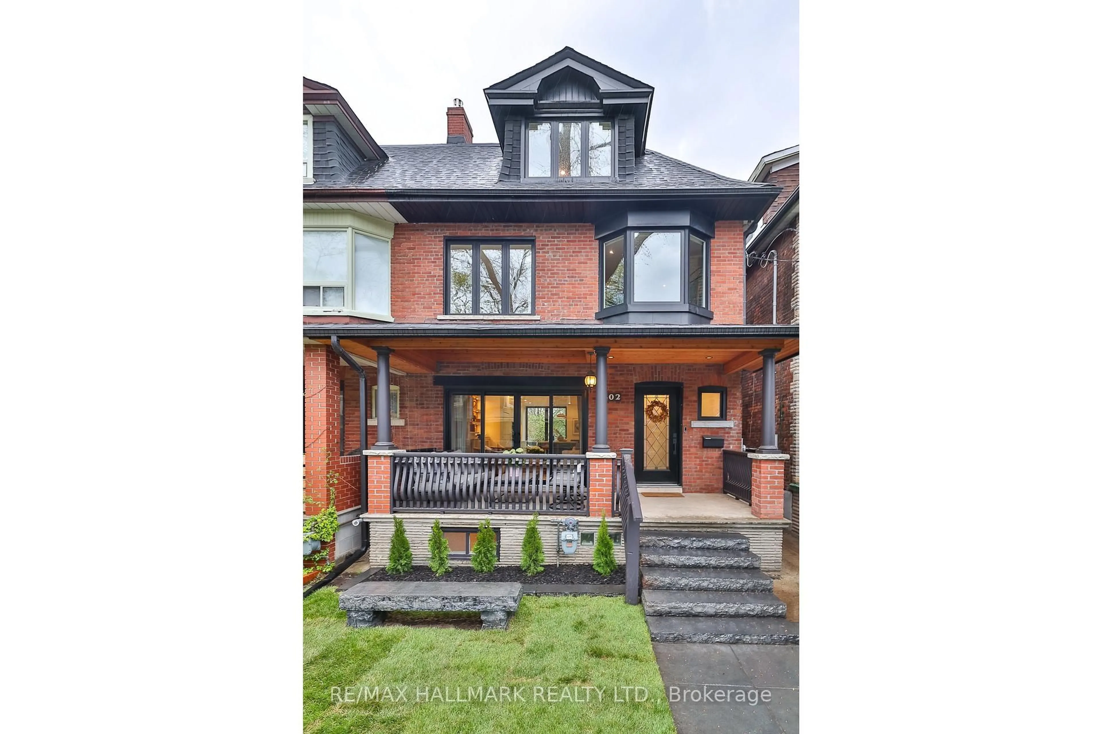 Home with brick exterior material, street for 302 Grace St, Toronto Ontario M6G 3A6