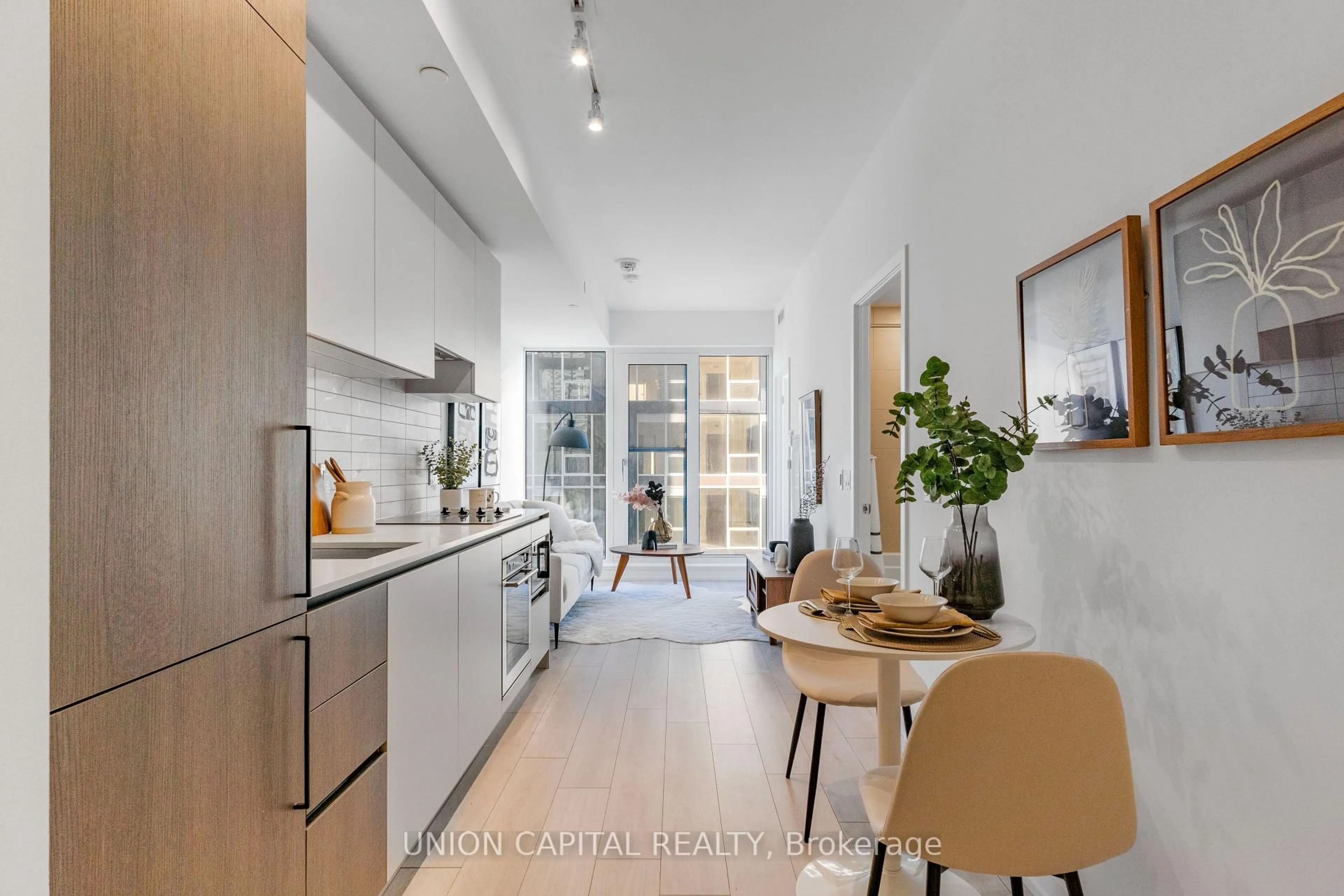 Open concept kitchen, unknown for 55 Mercer St #4710, Toronto Ontario M5V 0W4