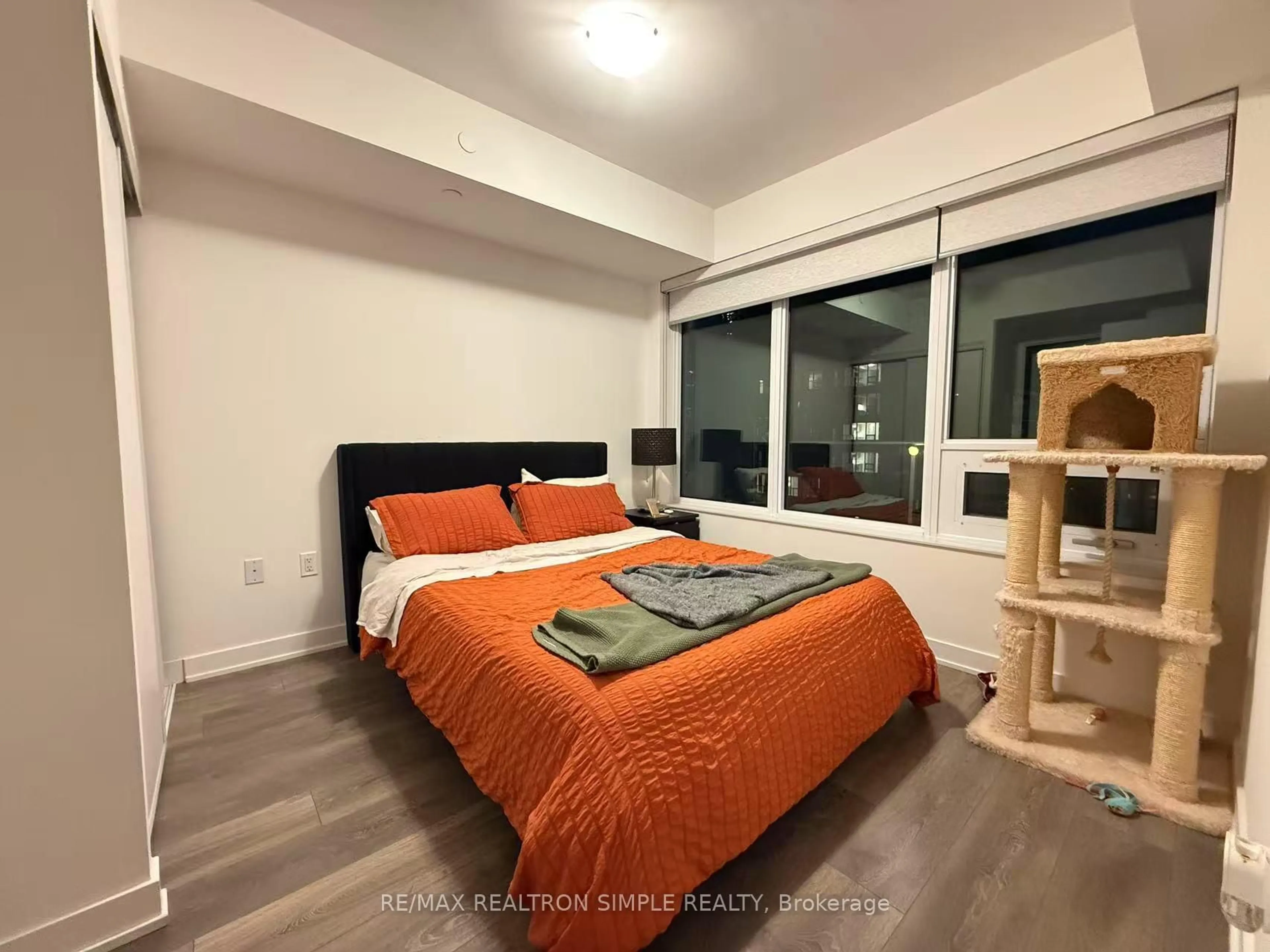 Bedroom with bed, unknown for 99 Broadway Ave #3202, Toronto Ontario M4P 0E3