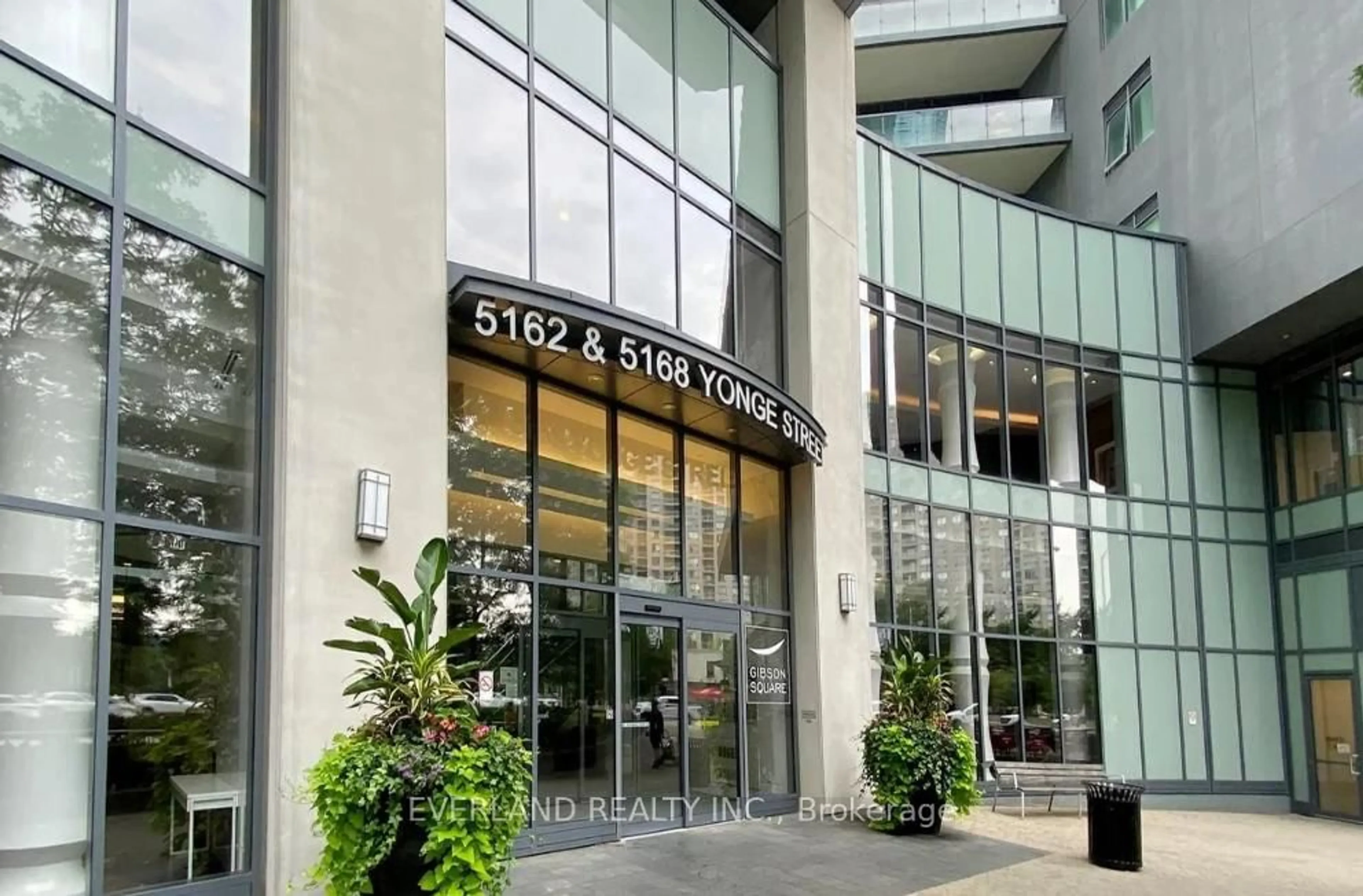 Indoor foyer for 5162 Yonge St #902, Toronto Ontario M2N 5P6