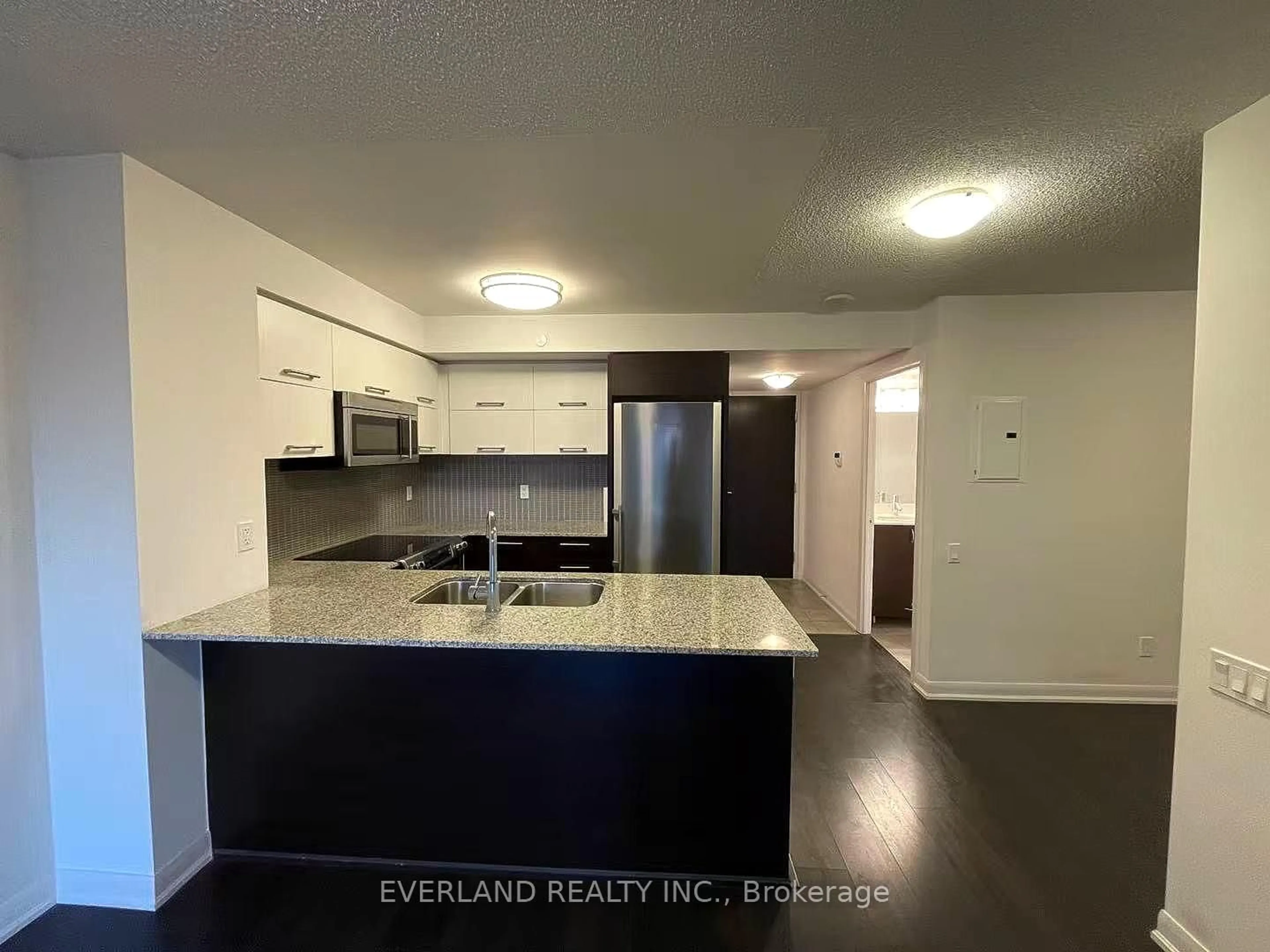Standard kitchen, unknown for 5162 Yonge St #902, Toronto Ontario M2N 5P6