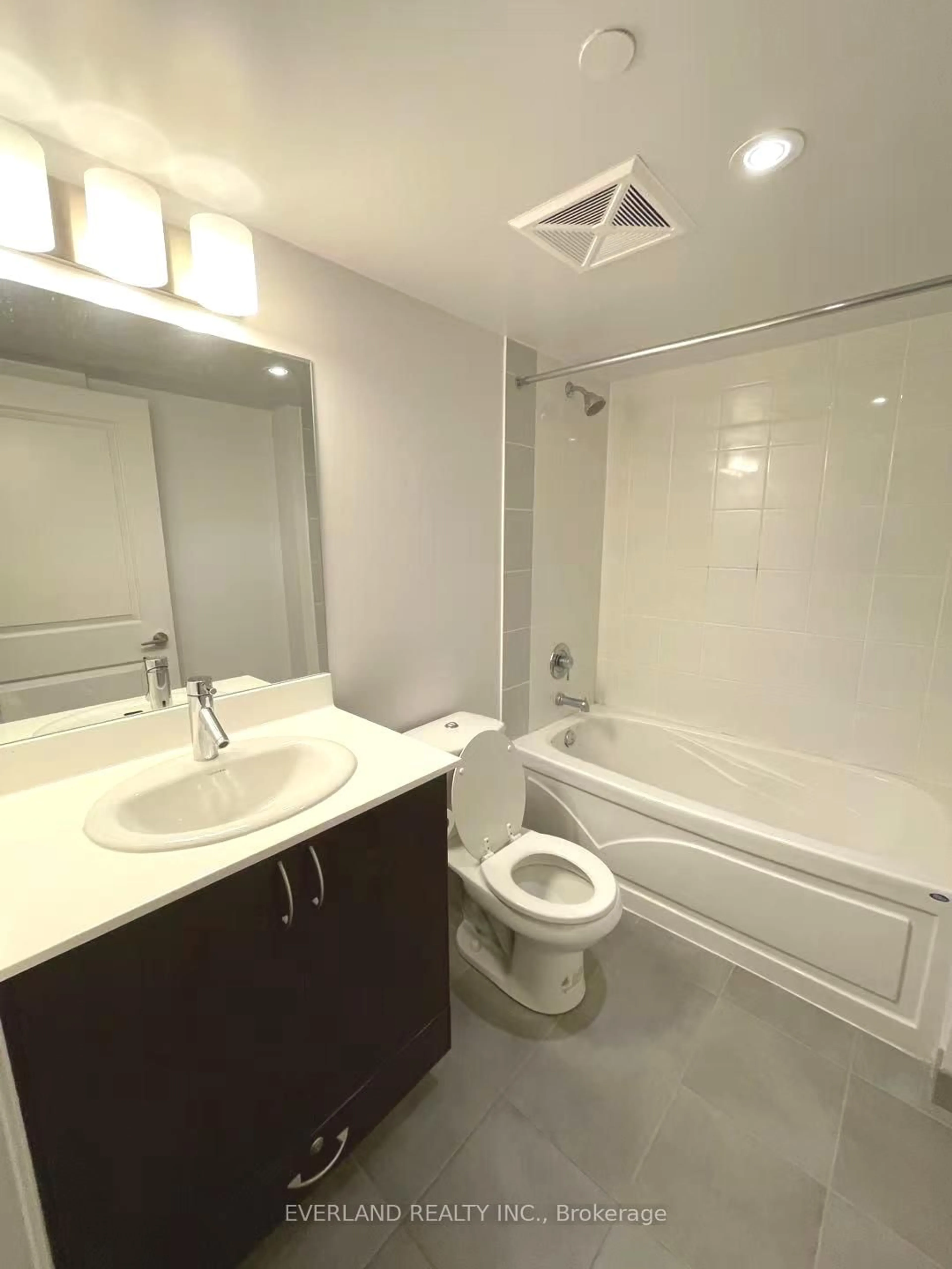 Standard bathroom, unknown for 5162 Yonge St #902, Toronto Ontario M2N 5P6