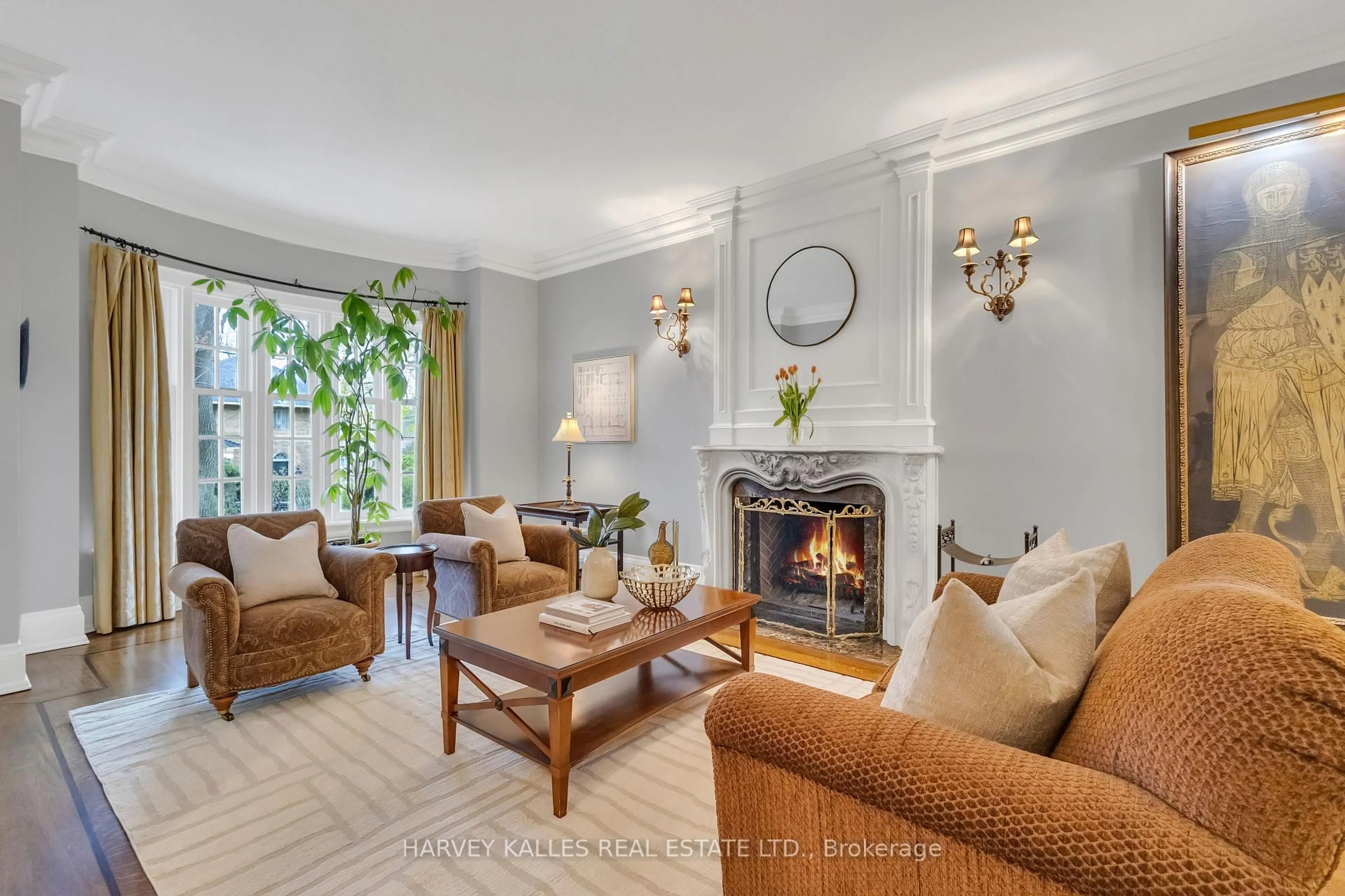 Living room with furniture, unknown for 104 Dawlish Ave, Toronto Ontario M4N 1H3