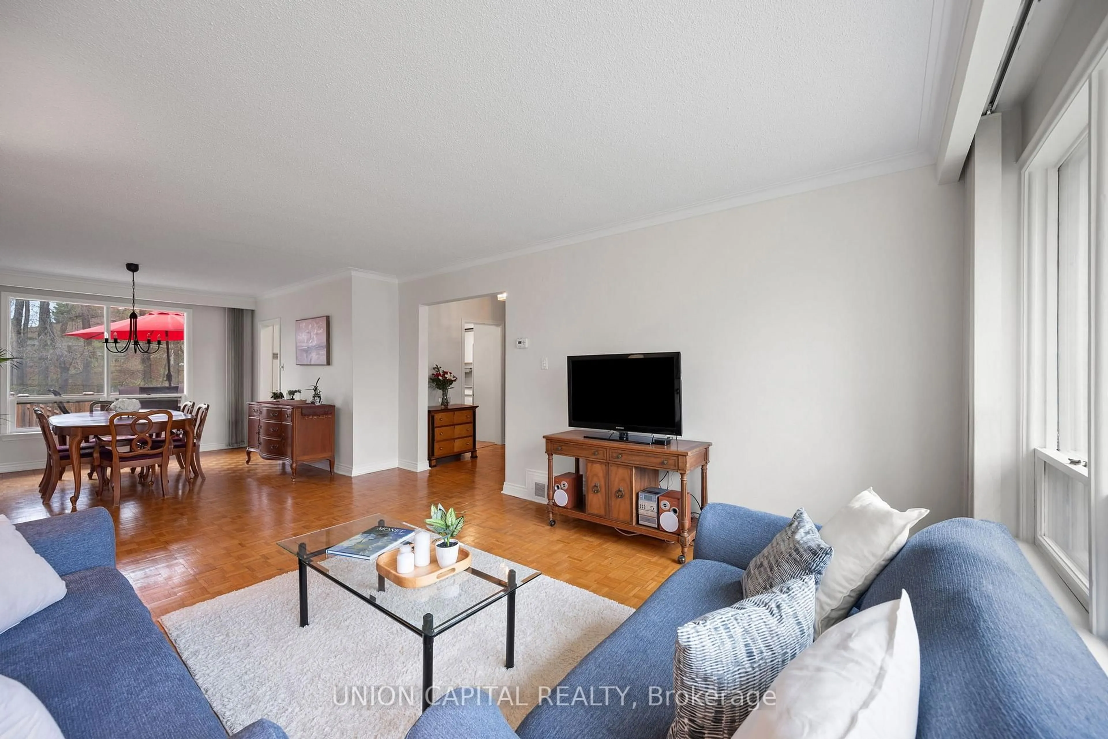 Living room with furniture, unknown for 12 Purdon Dr, Toronto Ontario M3H 4W8