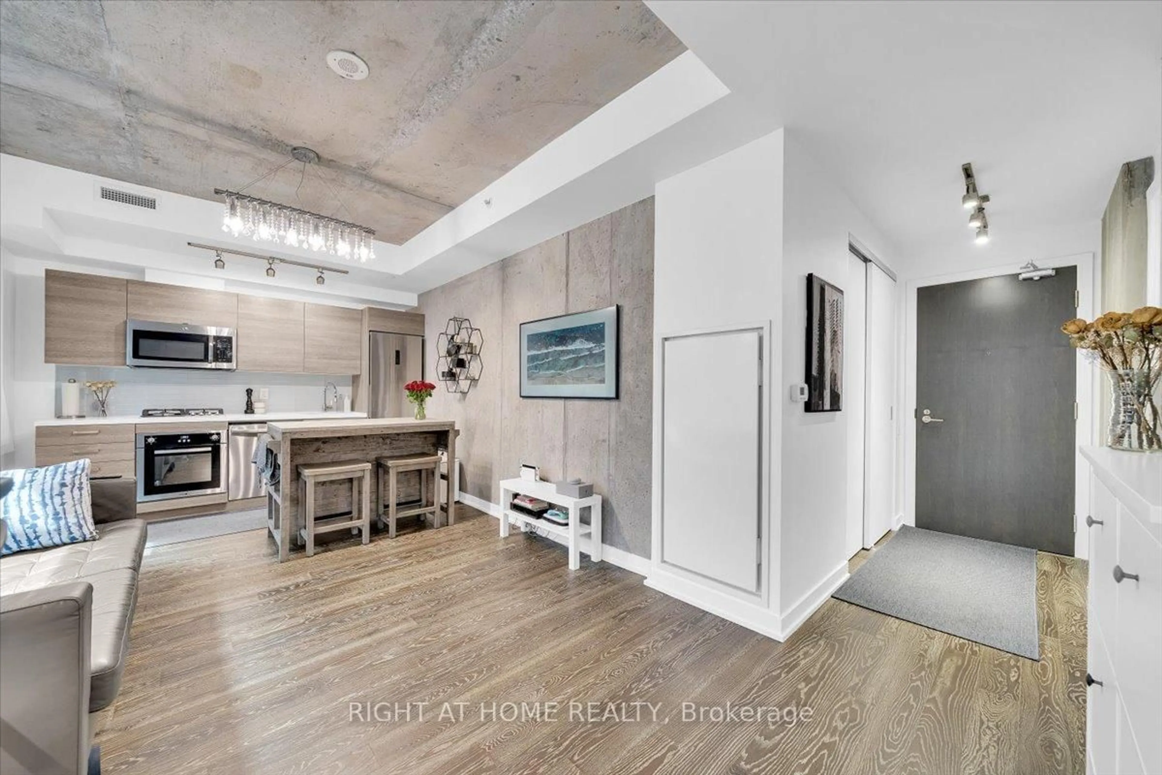Open concept kitchen, unknown for 11 Charlotte St #402, Toronto Ontario M5V 2H5