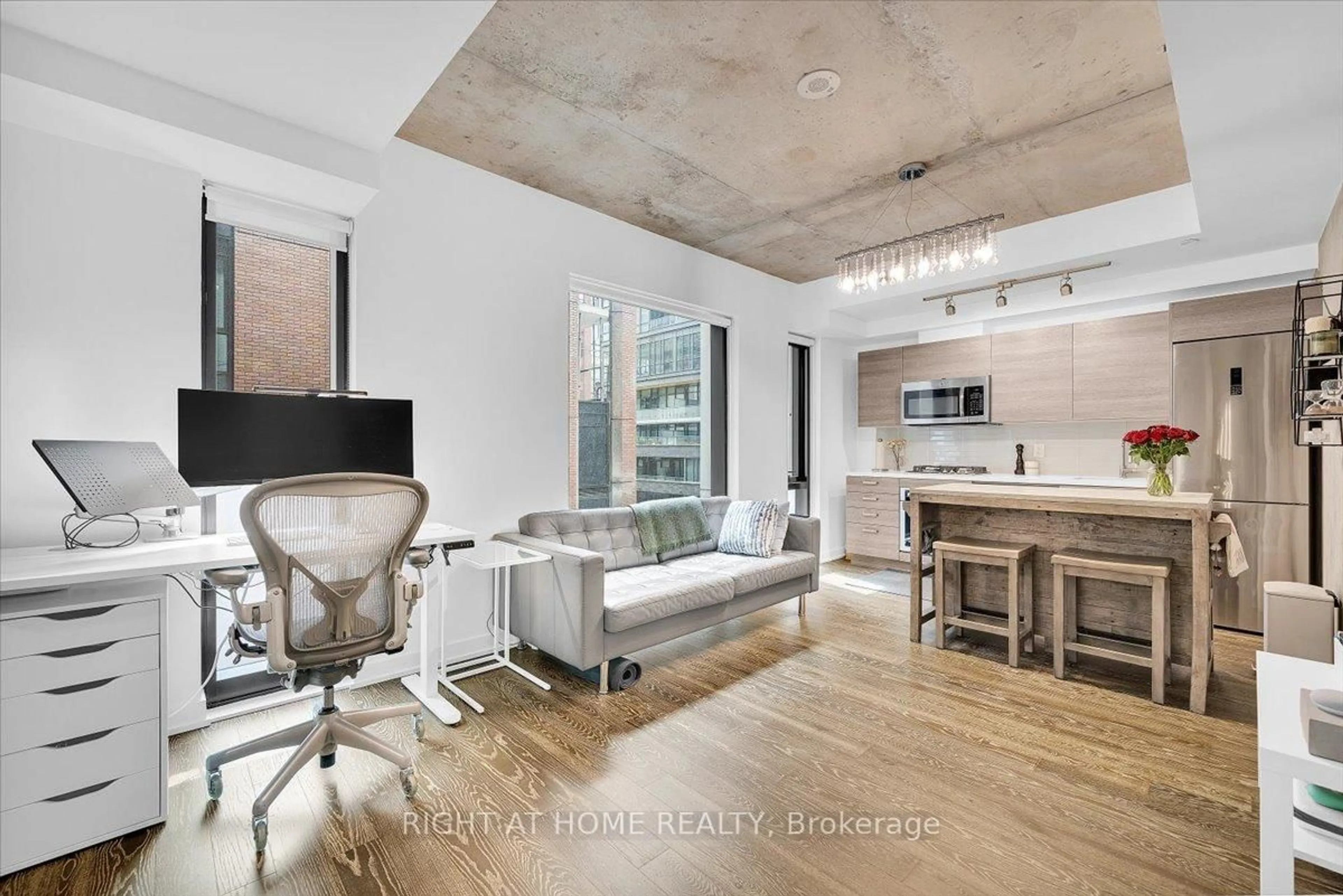 Unknown for 11 Charlotte St #402, Toronto Ontario M5V 2H5