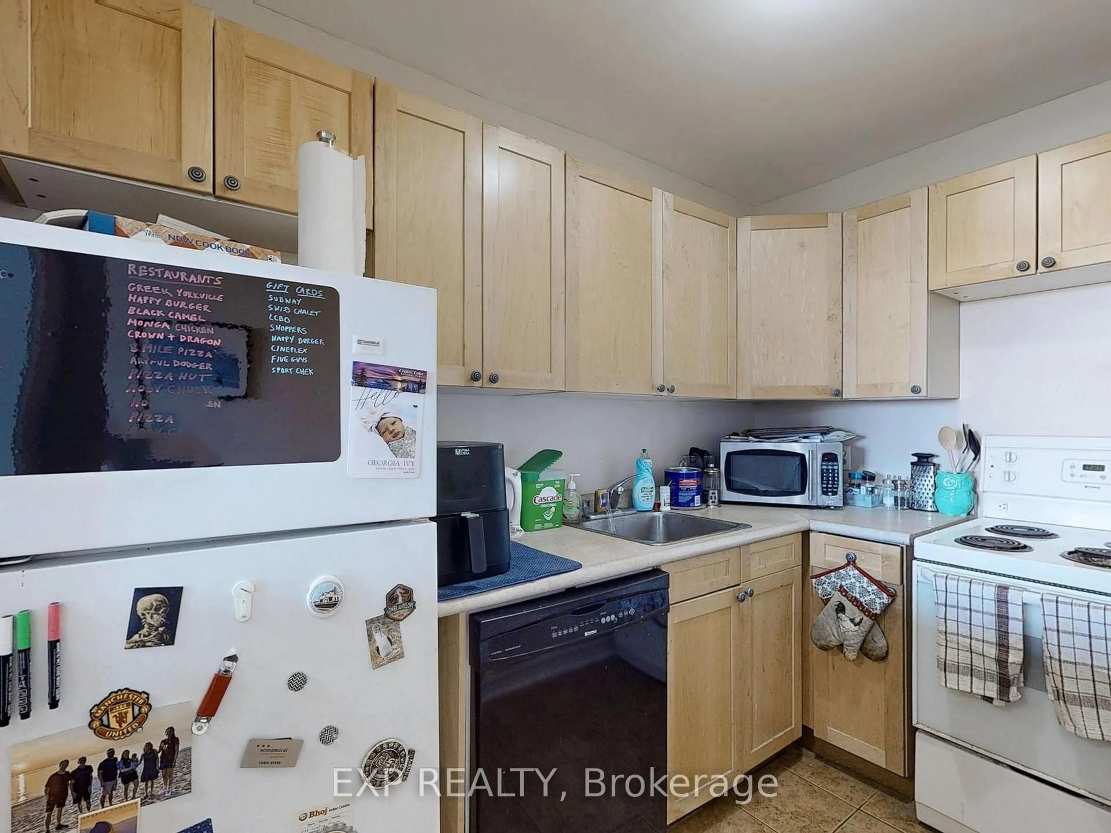 Standard kitchen, unknown for 914 Yonge St #1709, Toronto Ontario M4W 3C8