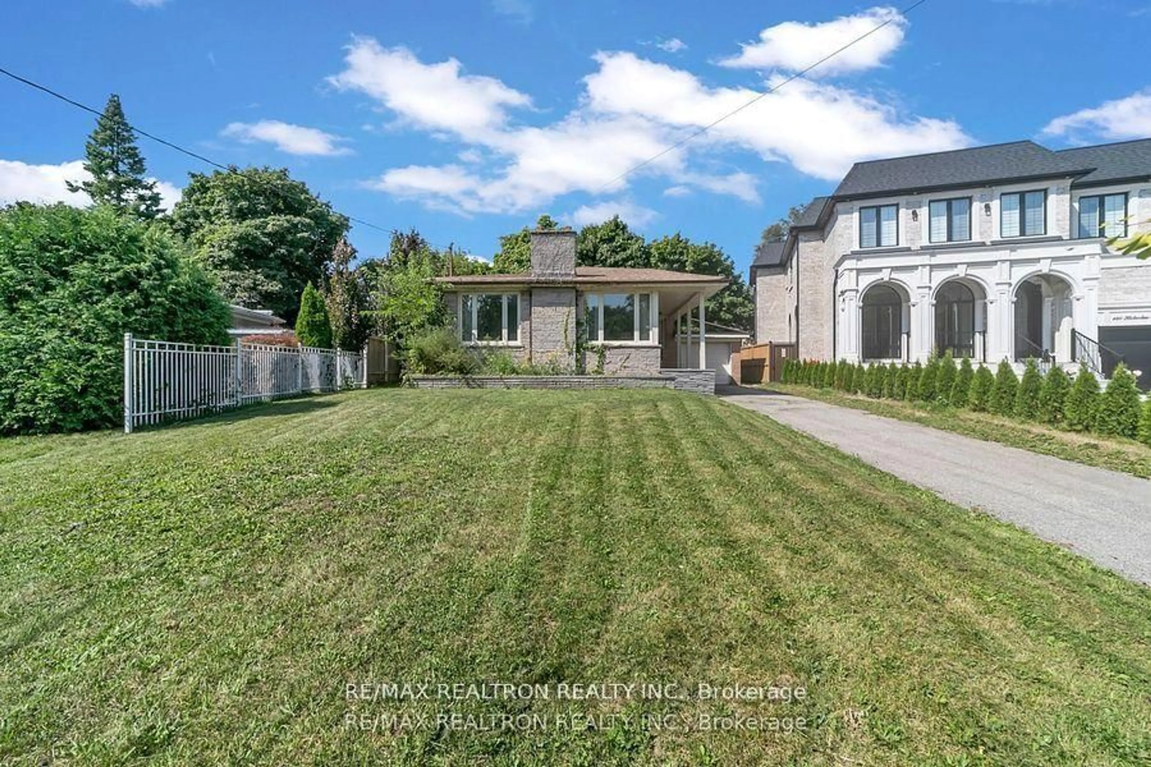 A pic from outside/outdoor area/front of a property/back of a property/a pic from drone, street for 66 Claywood Rd, Toronto Ontario M2N 2R2