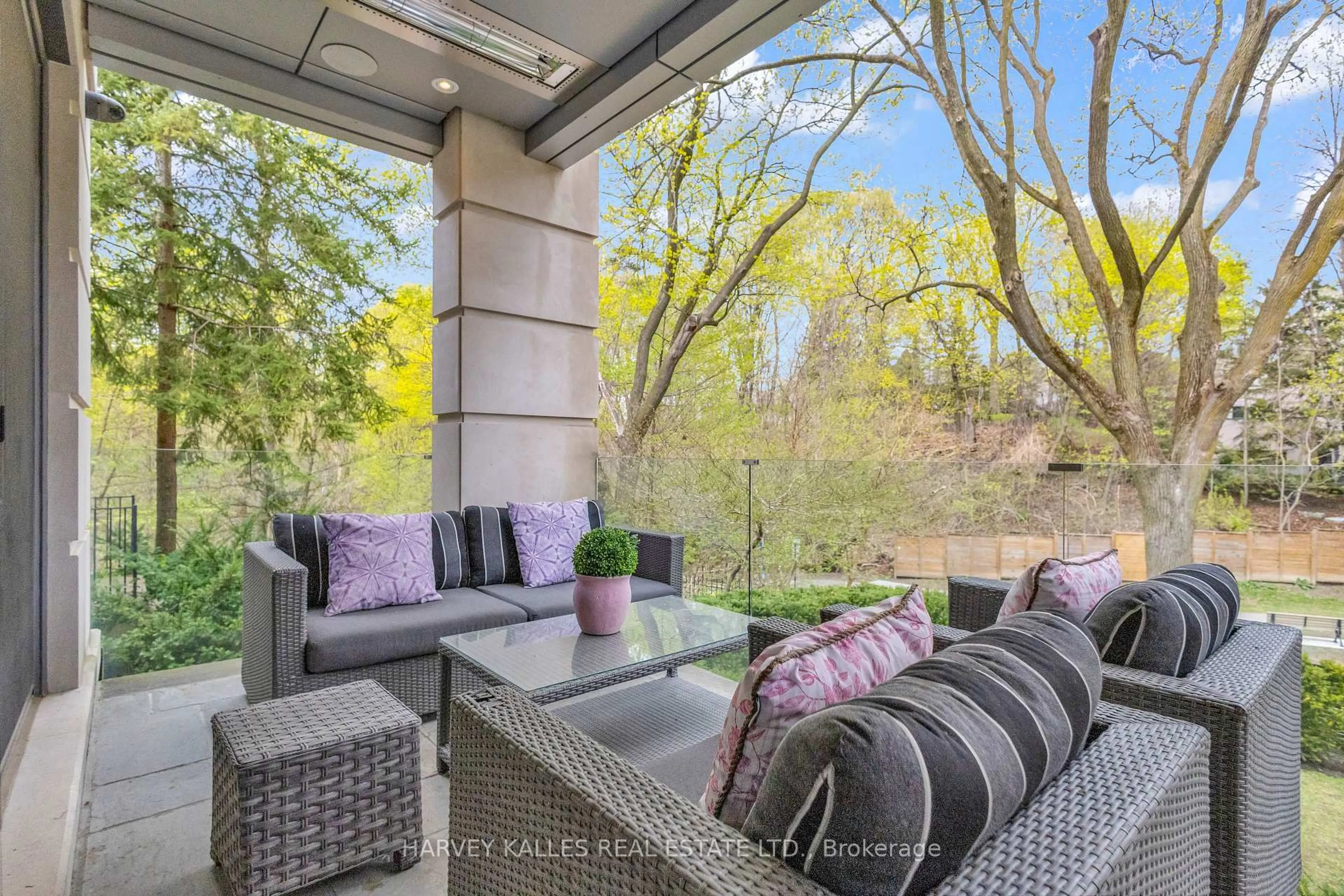 Patio, unknown for 7 Relmar Gdns, Toronto Ontario M5P 1S1