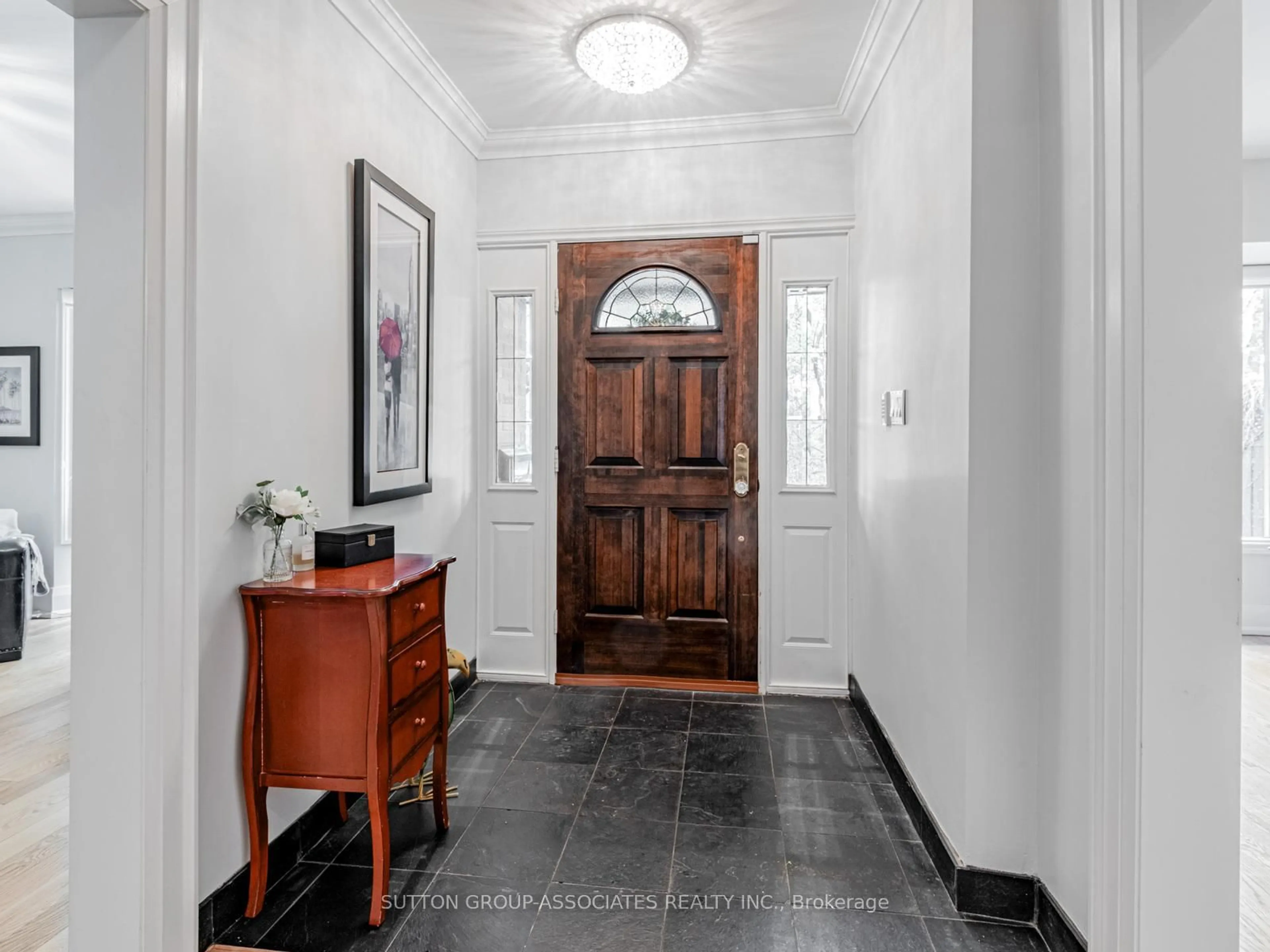 Indoor entryway for 20 Glengrove Ave, Toronto Ontario M4N 1E7