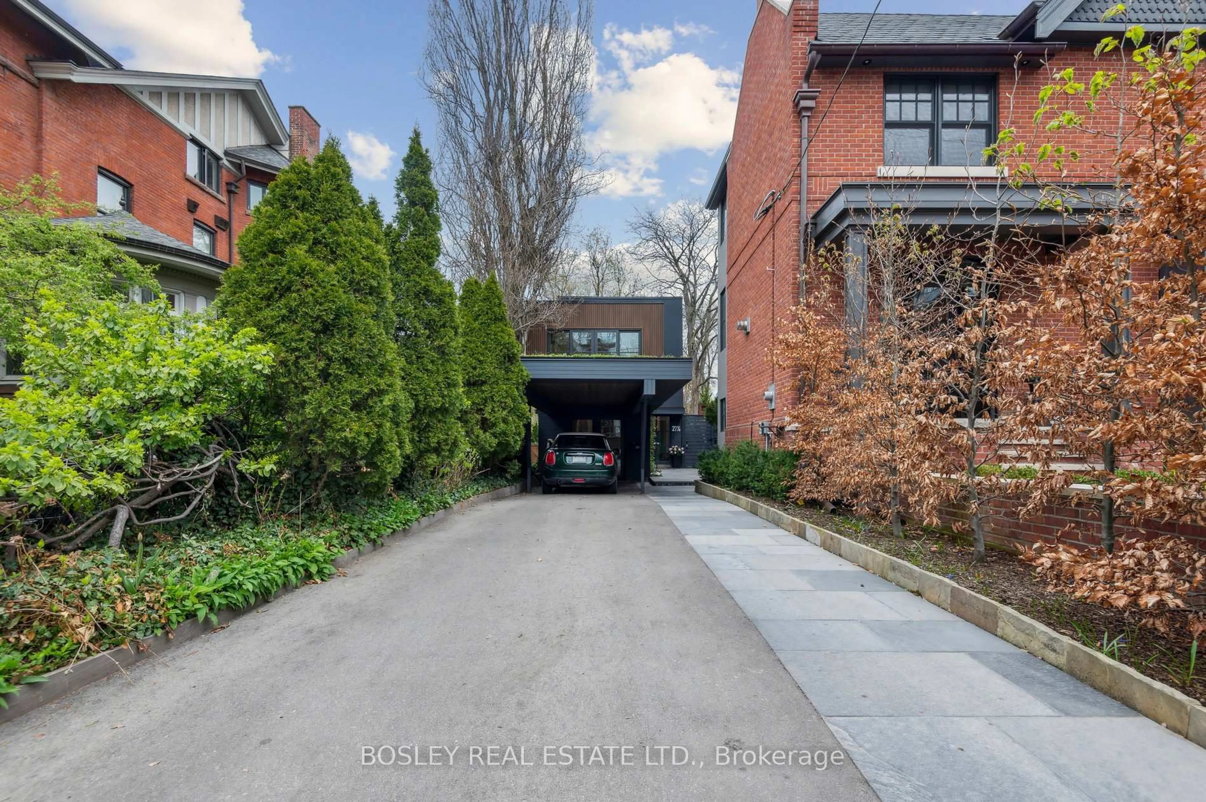 Unknown for 27 1/2 Dunbar Rd, Toronto Ontario M4W 2X5