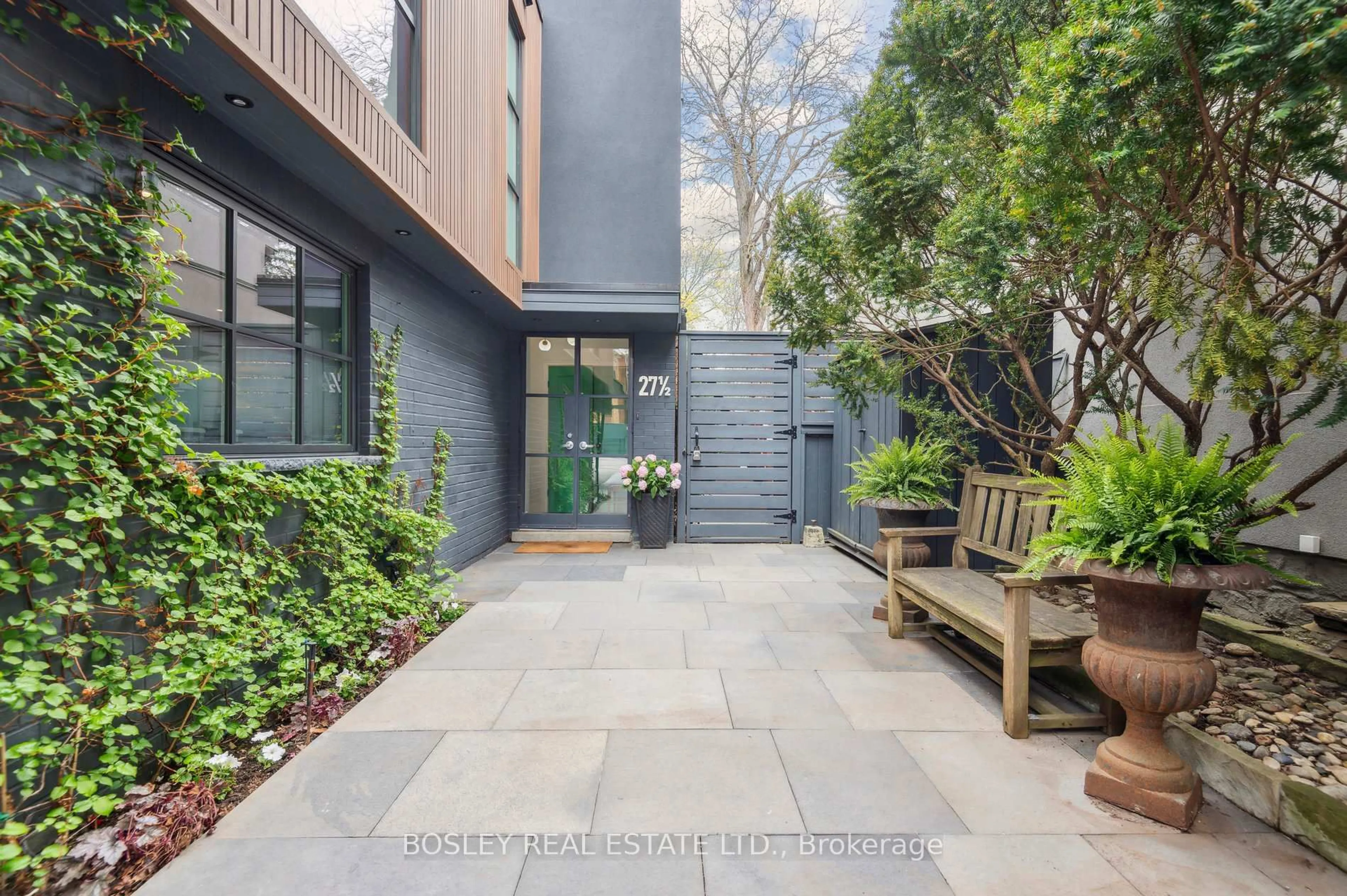 Patio, street for 27 1/2 Dunbar Rd, Toronto Ontario M4W 2X5