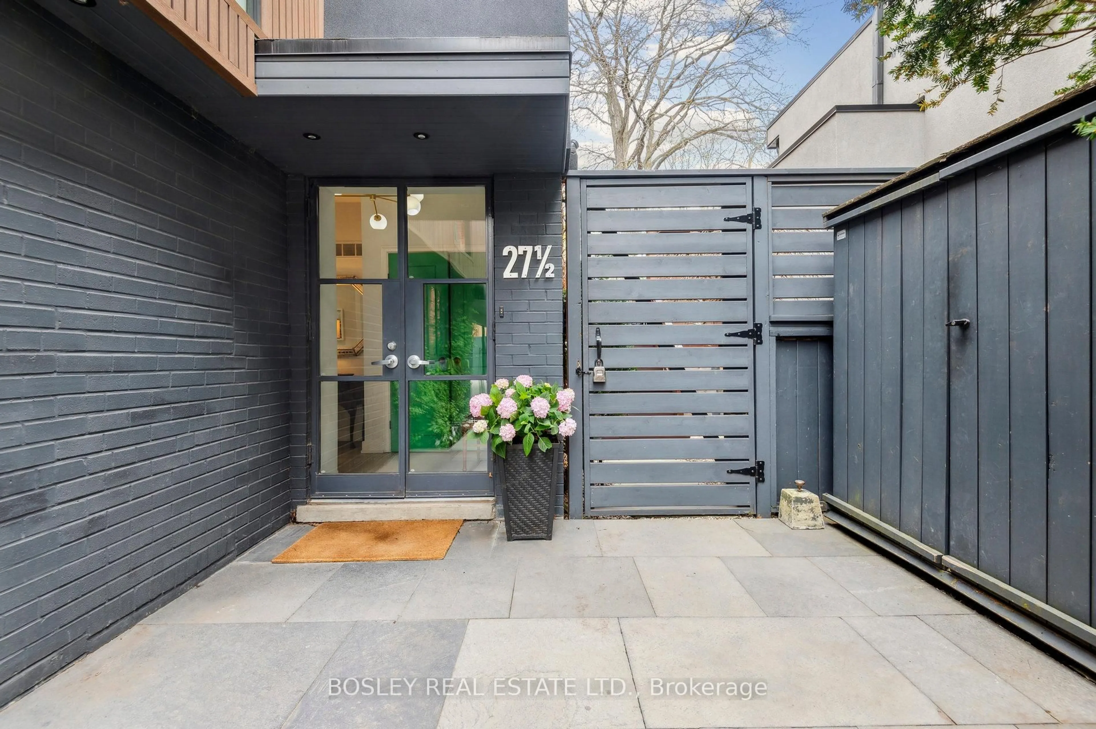 Indoor entryway for 27 1/2 Dunbar Rd, Toronto Ontario M4W 2X5