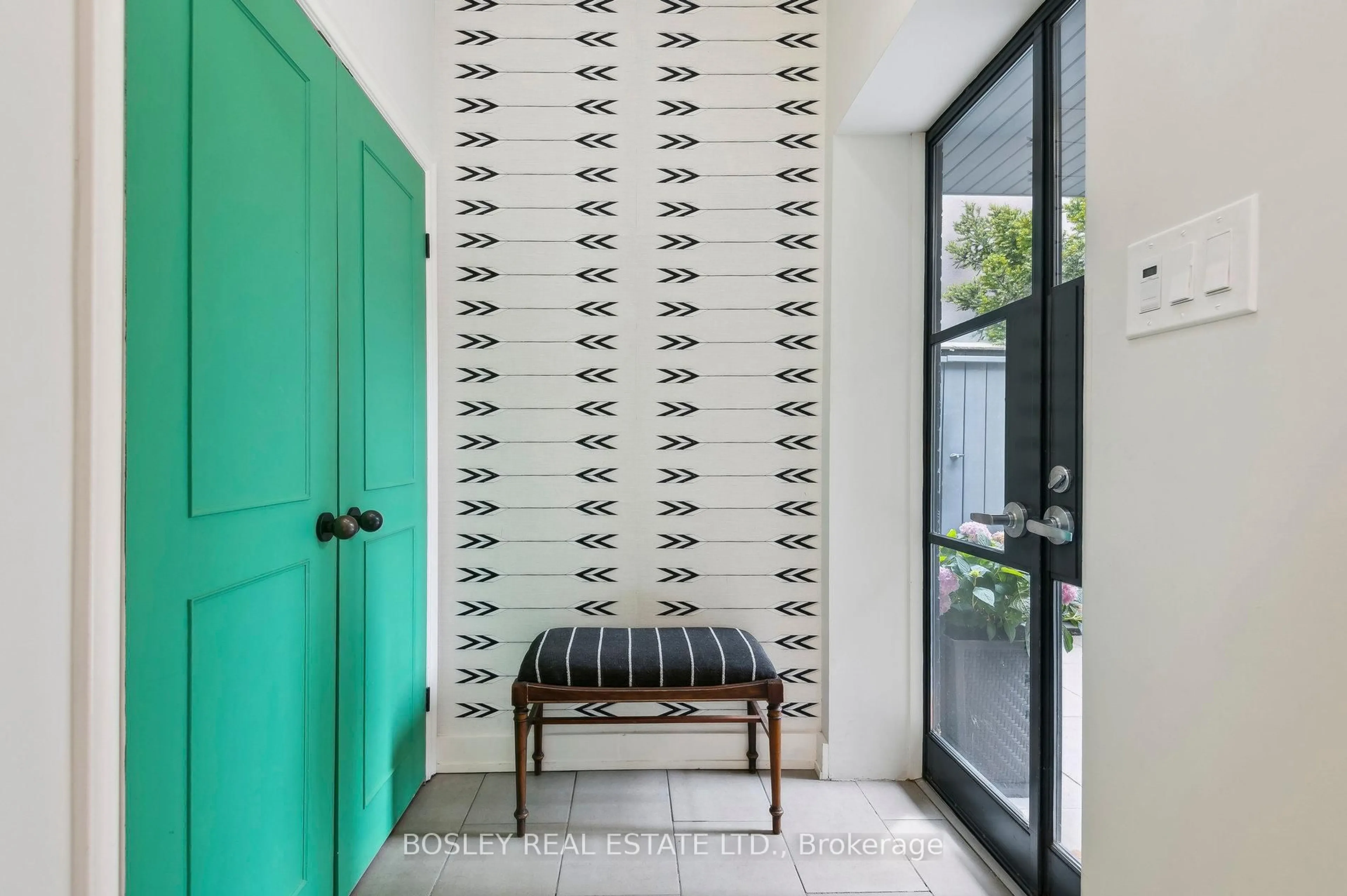 Indoor entryway for 27 1/2 Dunbar Rd, Toronto Ontario M4W 2X5