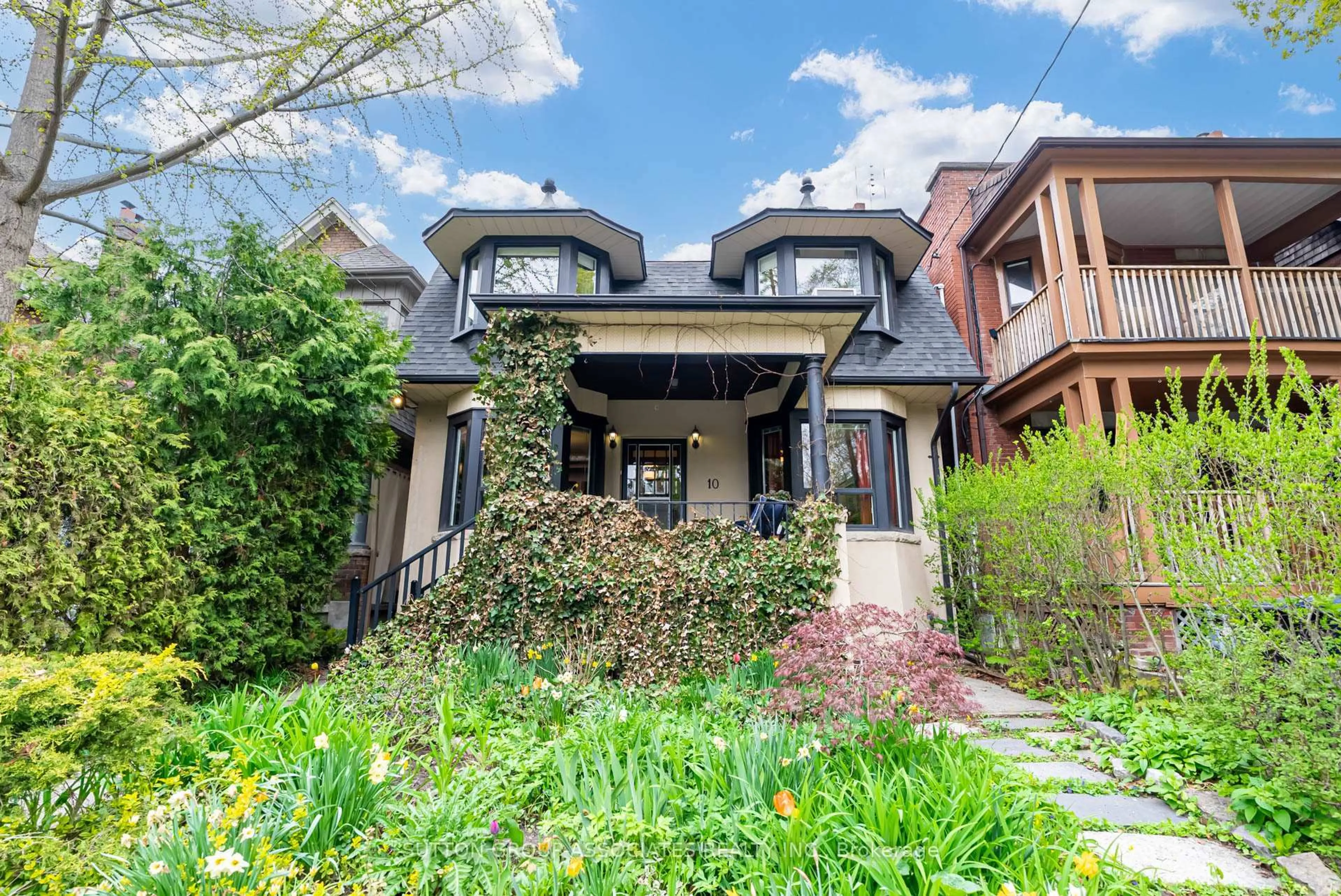 Home with brick exterior material, street for 10 Vermont Ave, Toronto Ontario M6G 1X7
