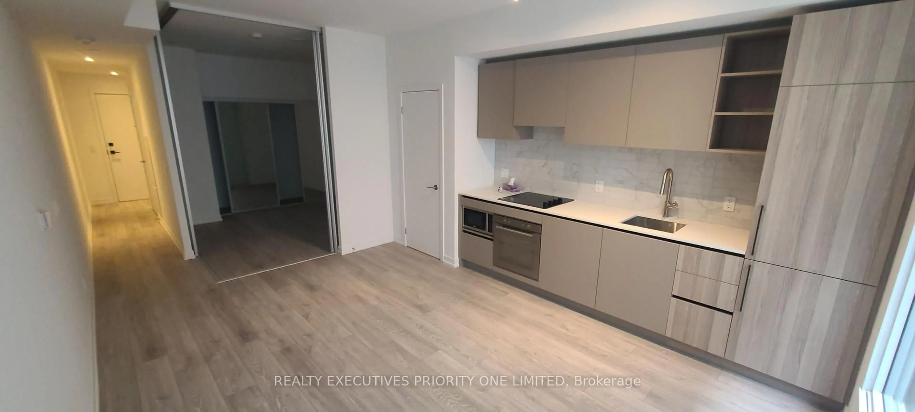 Standard kitchen, unknown for 55 Mercer St #319, Toronto Ontario M5V 0W4
