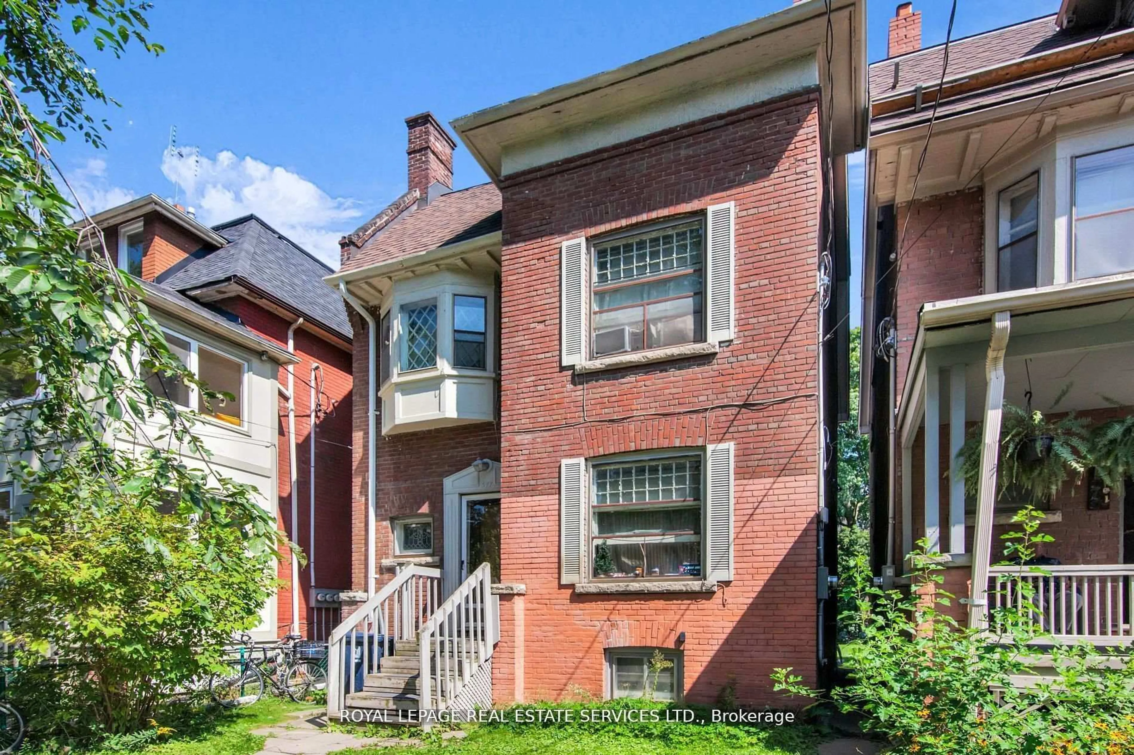 Home with brick exterior material, street for 577 Huron St, Toronto Ontario M5R 2R6