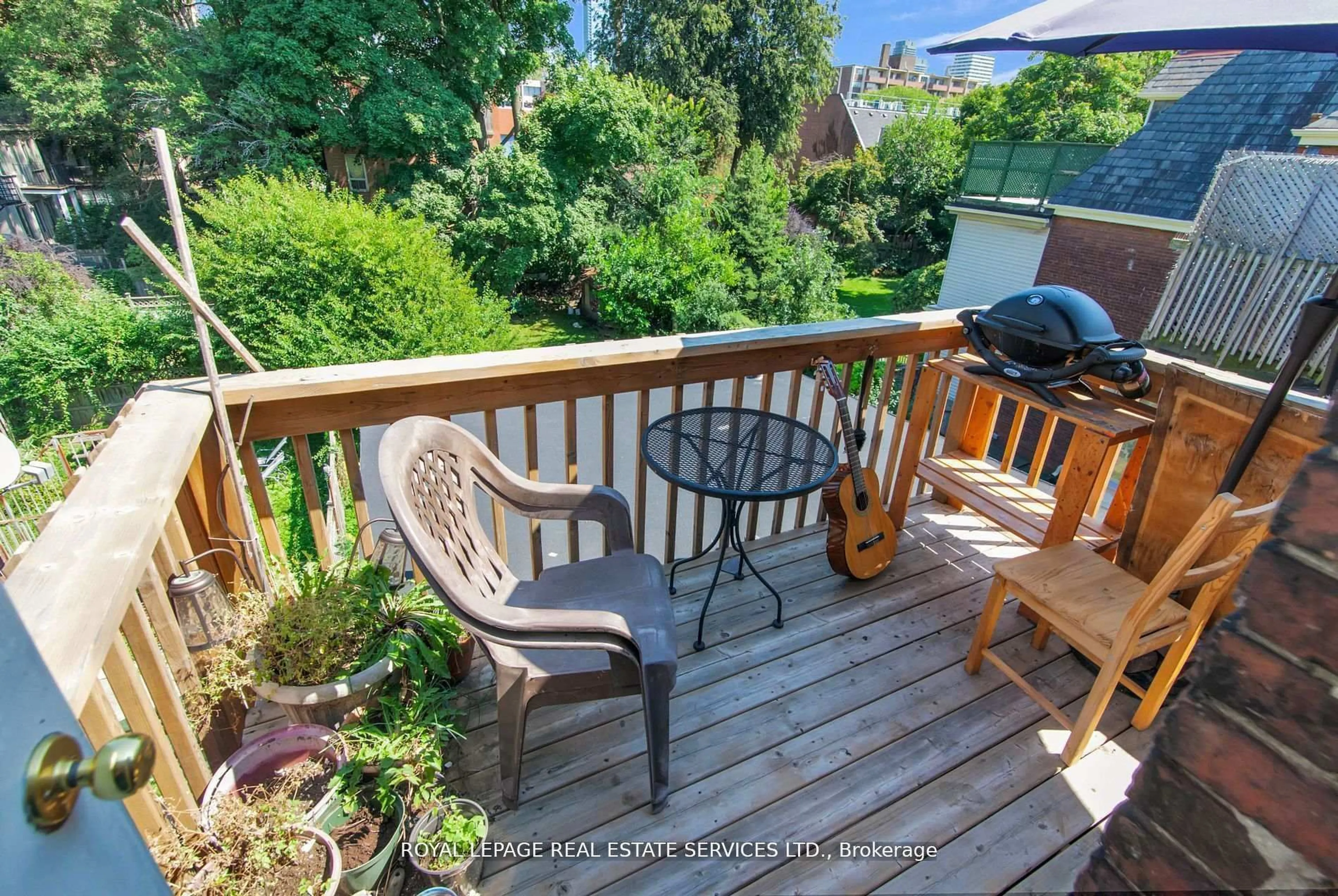 Patio, water/lake/river/ocean view for 577 Huron St, Toronto Ontario M5R 2R6