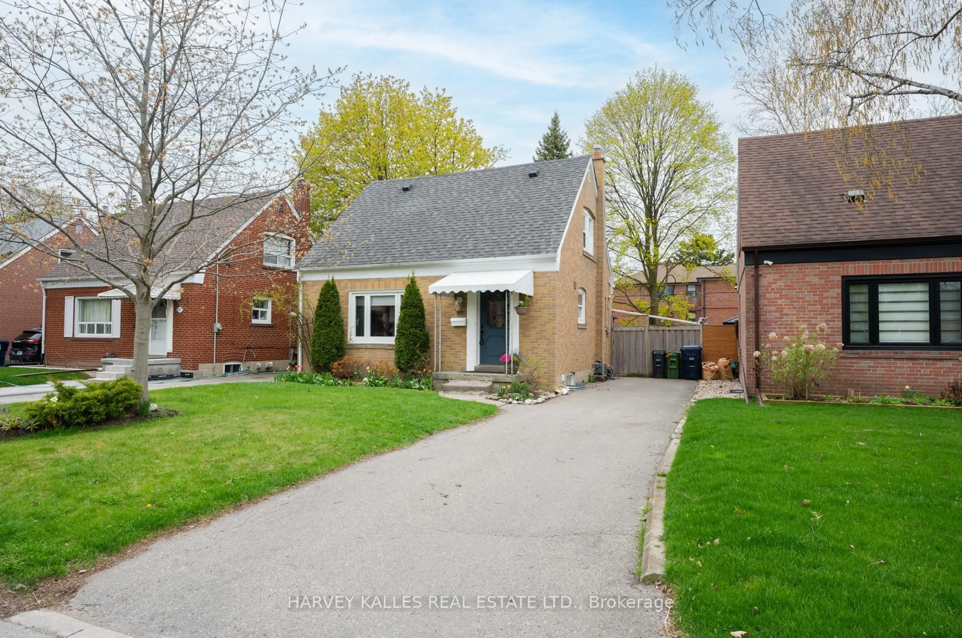 Home with brick exterior material, street for 89 Charleswood Dr, Toronto Ontario M3H 1X5