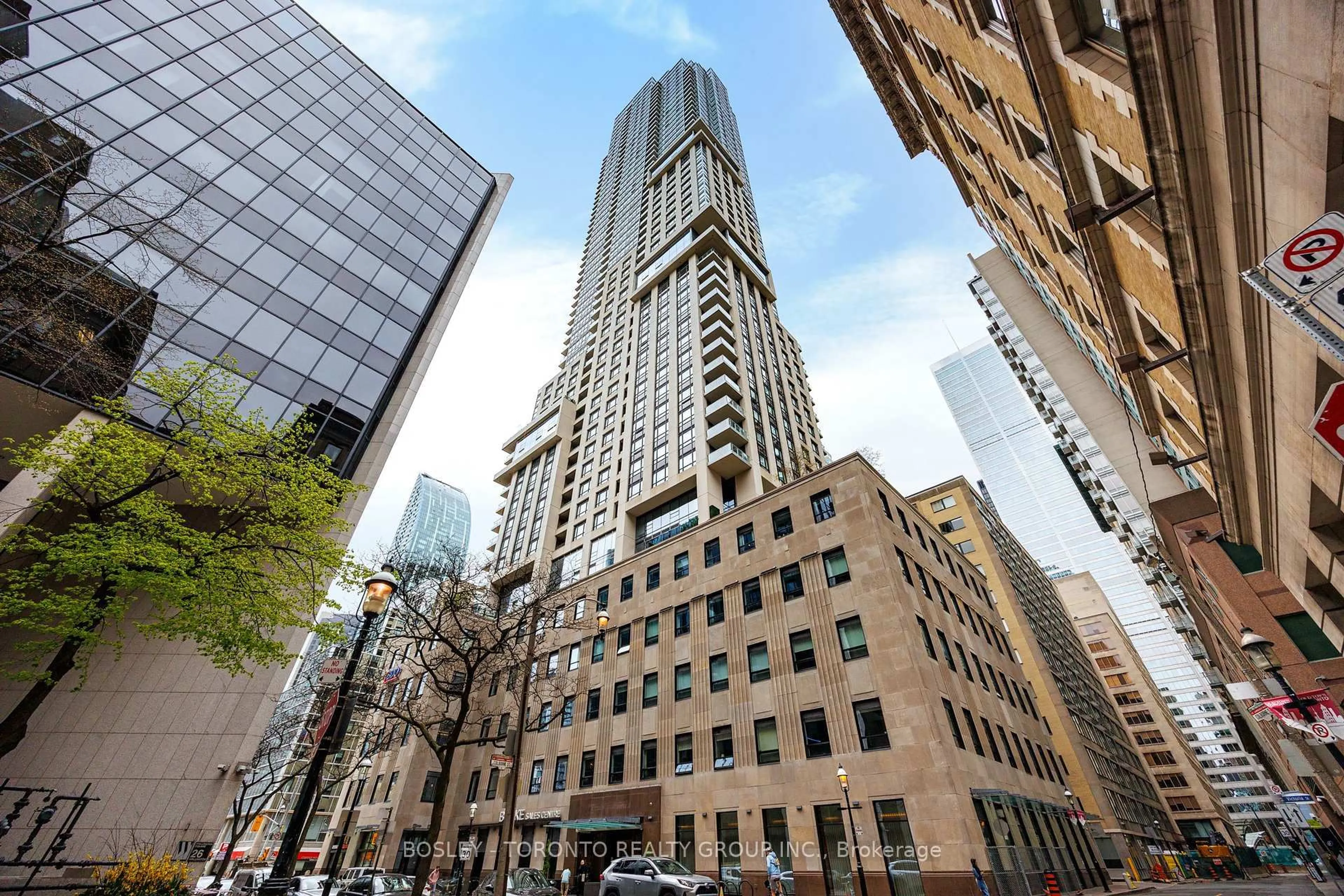 Patio, building for 88 Scott St #208, Toronto Ontario M5E 0A9