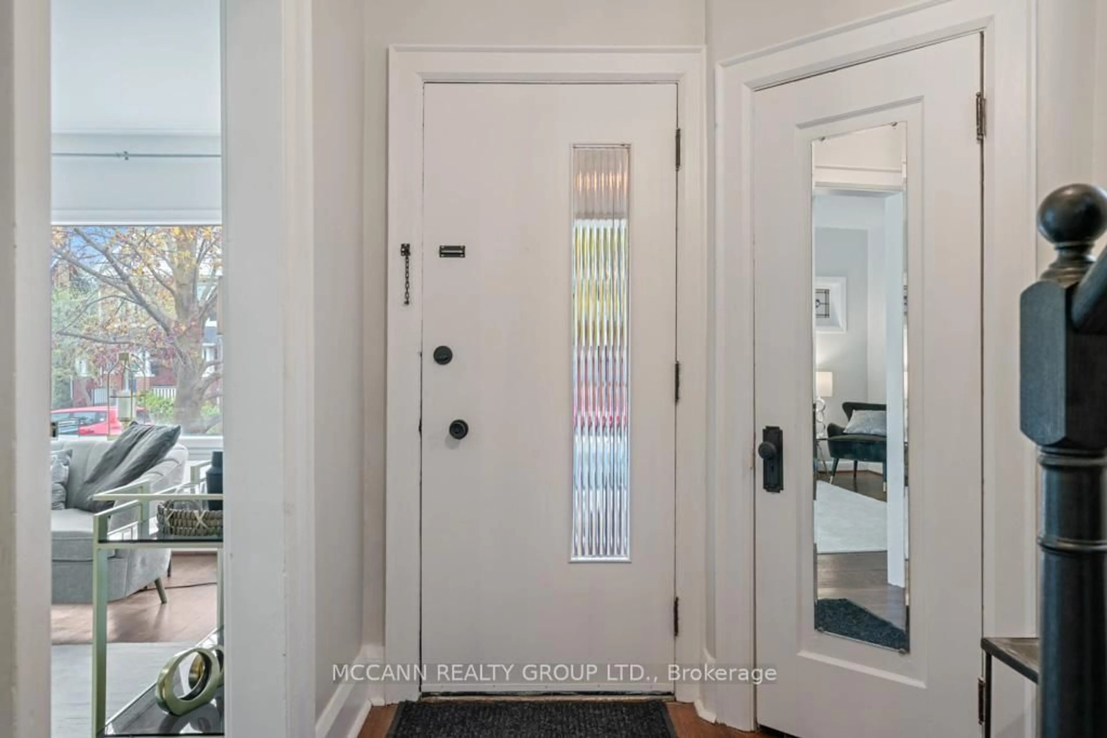 Indoor entryway for 168 Roslin Ave, Toronto Ontario M4N 1Z6