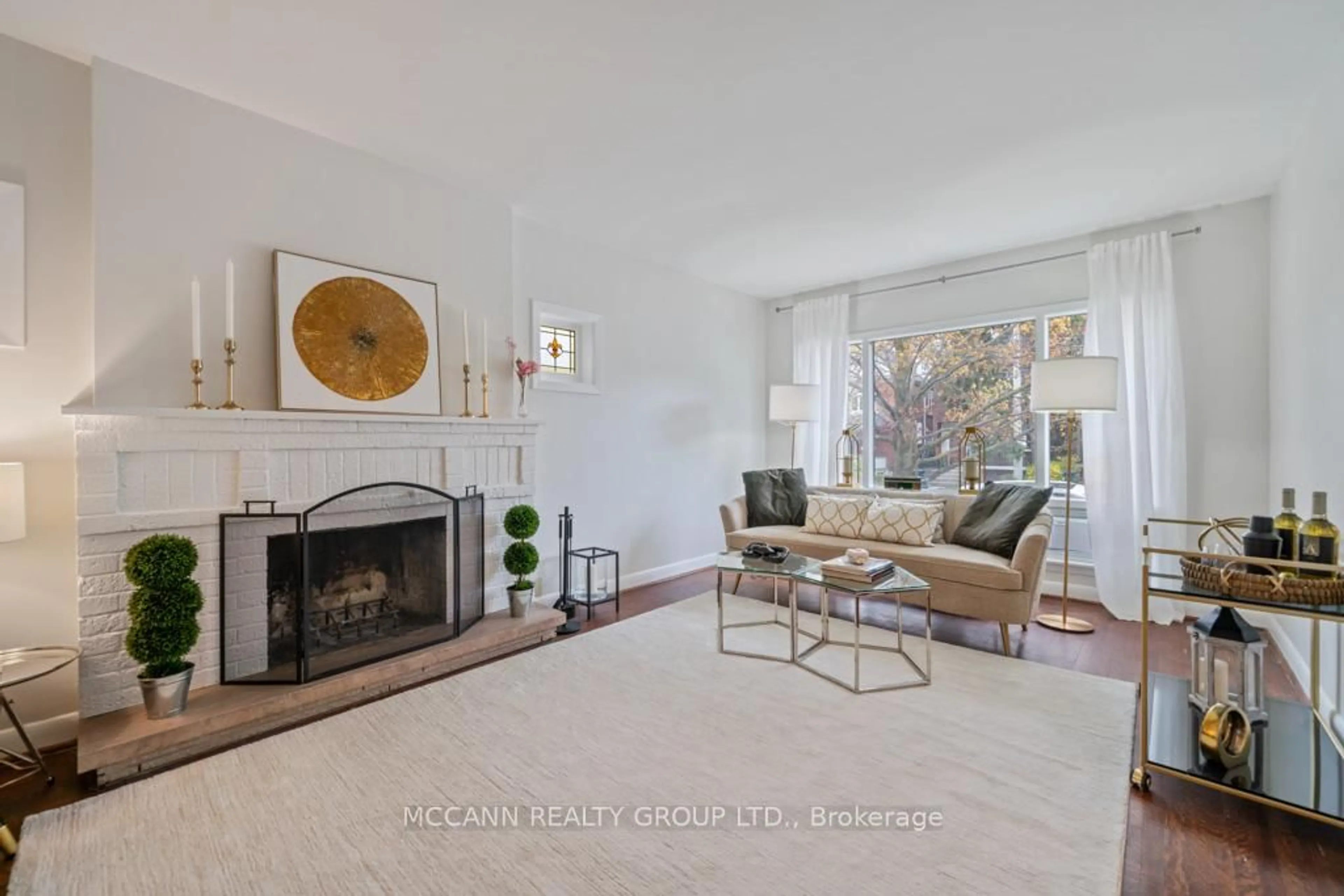 Living room with furniture, unknown for 168 Roslin Ave, Toronto Ontario M4N 1Z6
