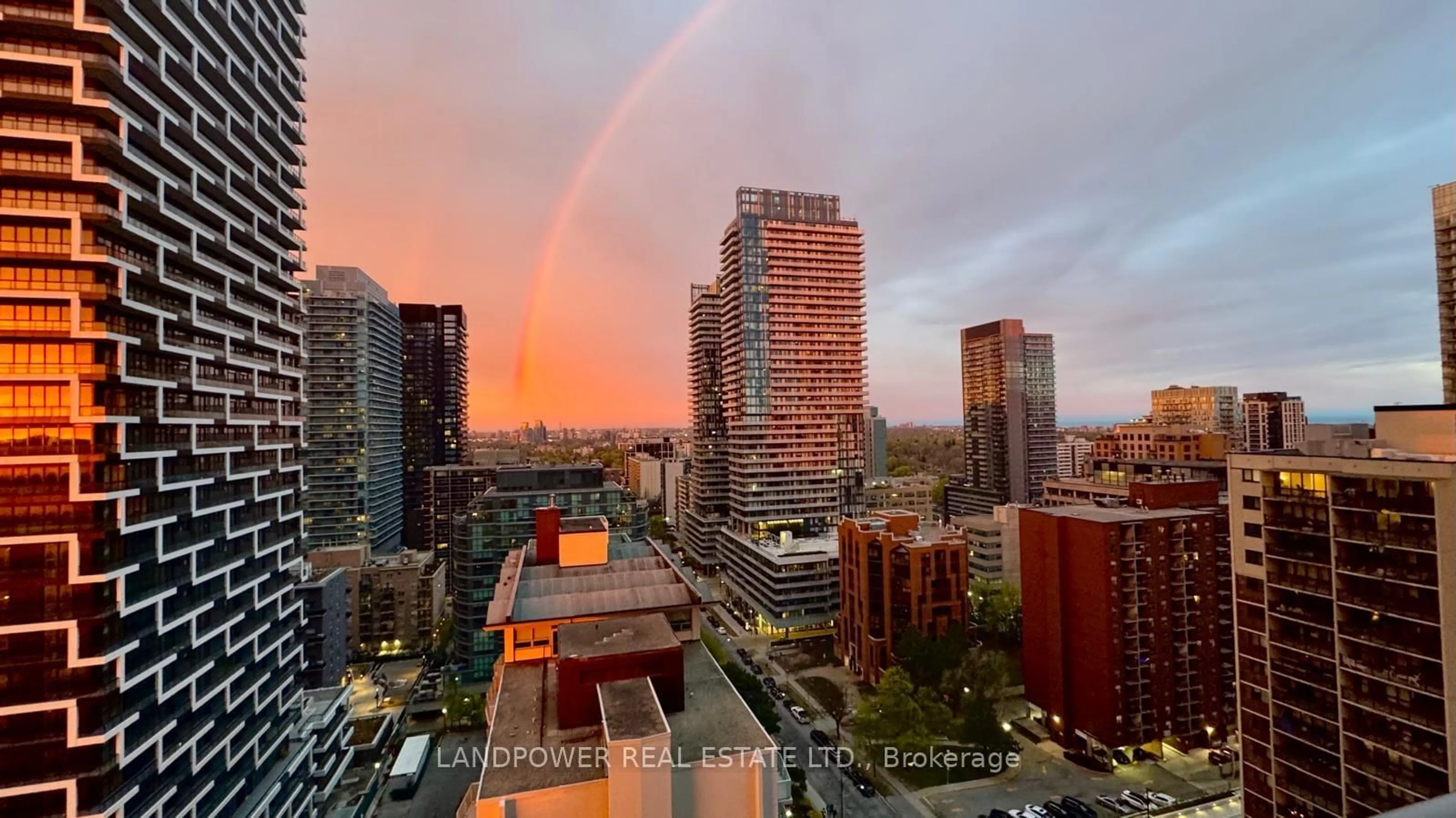 A pic from outside/outdoor area/front of a property/back of a property/a pic from drone, city buildings view from balcony for 70 Roehampton Ave #1812, Toronto Ontario M4P 1R2