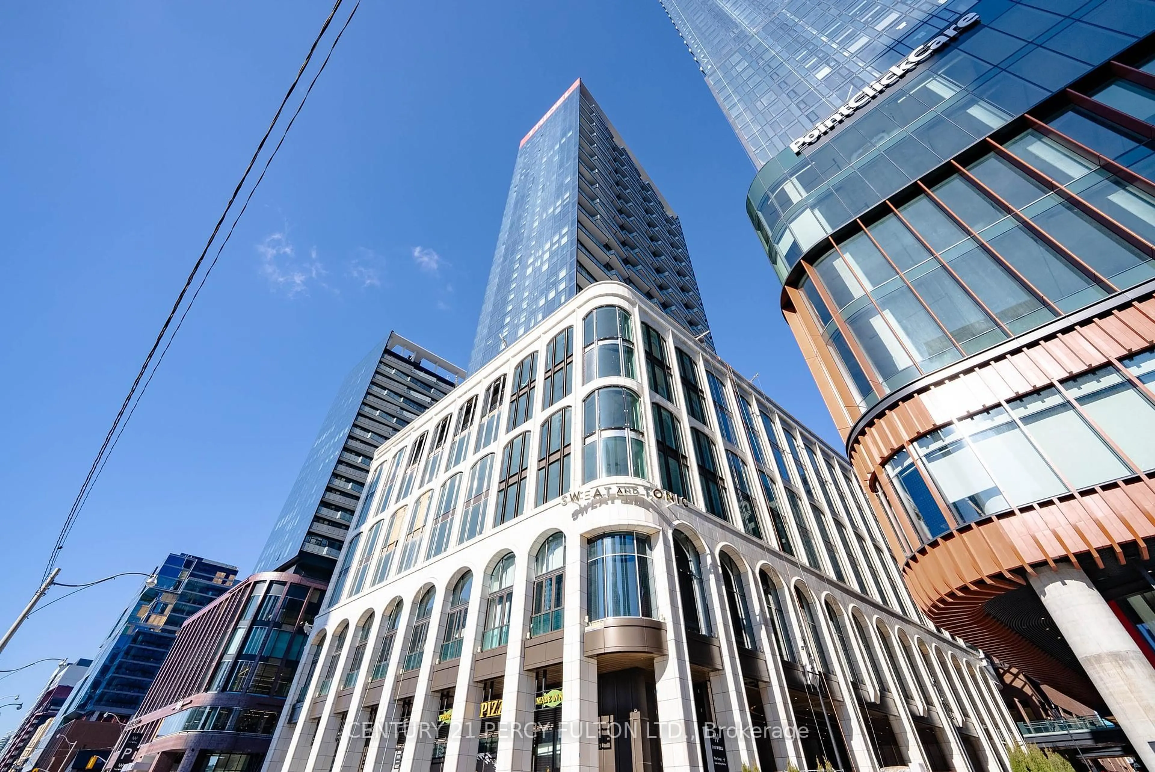 Patio, building for 470 Front St #1301, Toronto Ontario M5V 0V6