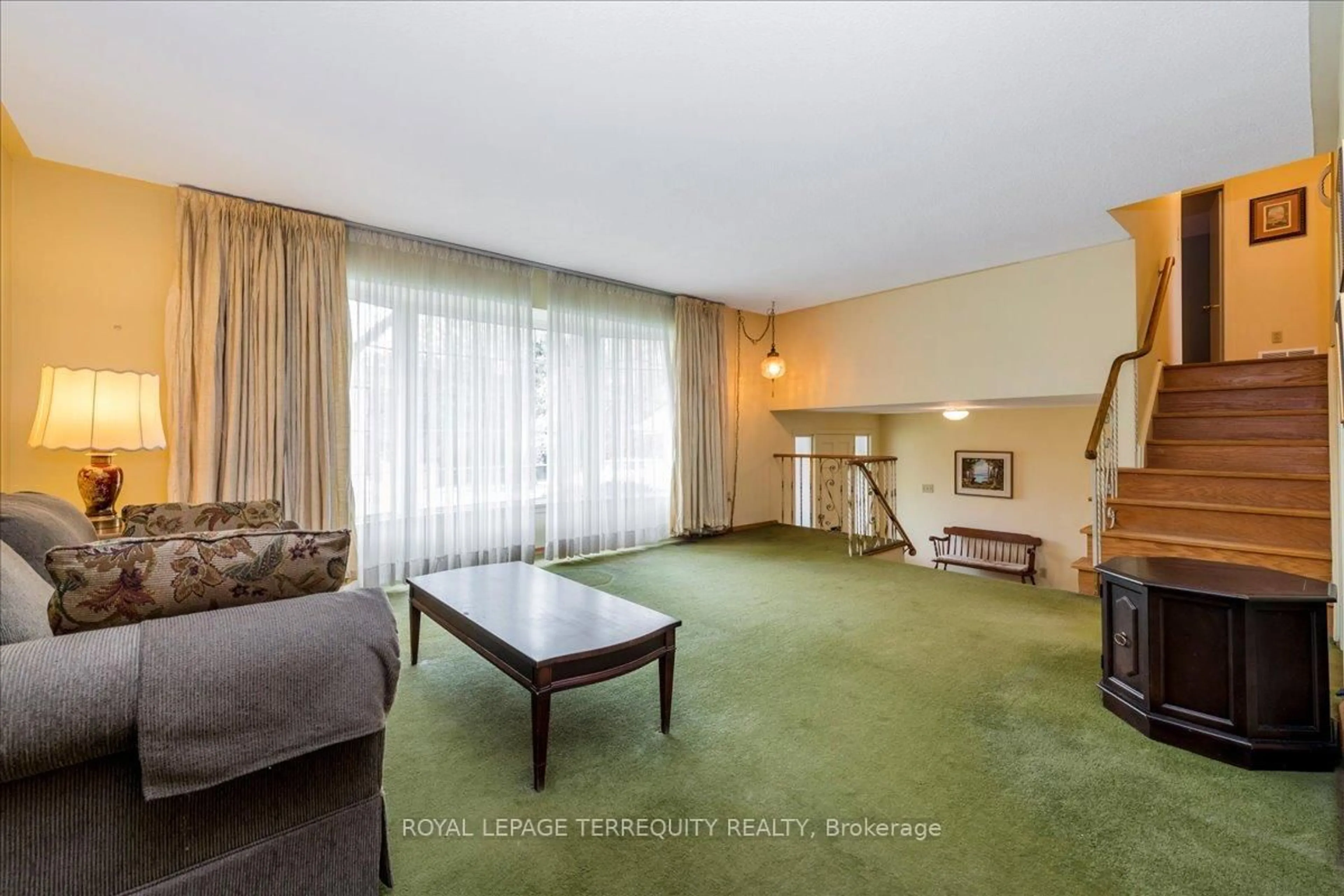 Living room with furniture, carpet floor for 88 Old Sheppard Ave, Toronto Ontario M2J 3L5