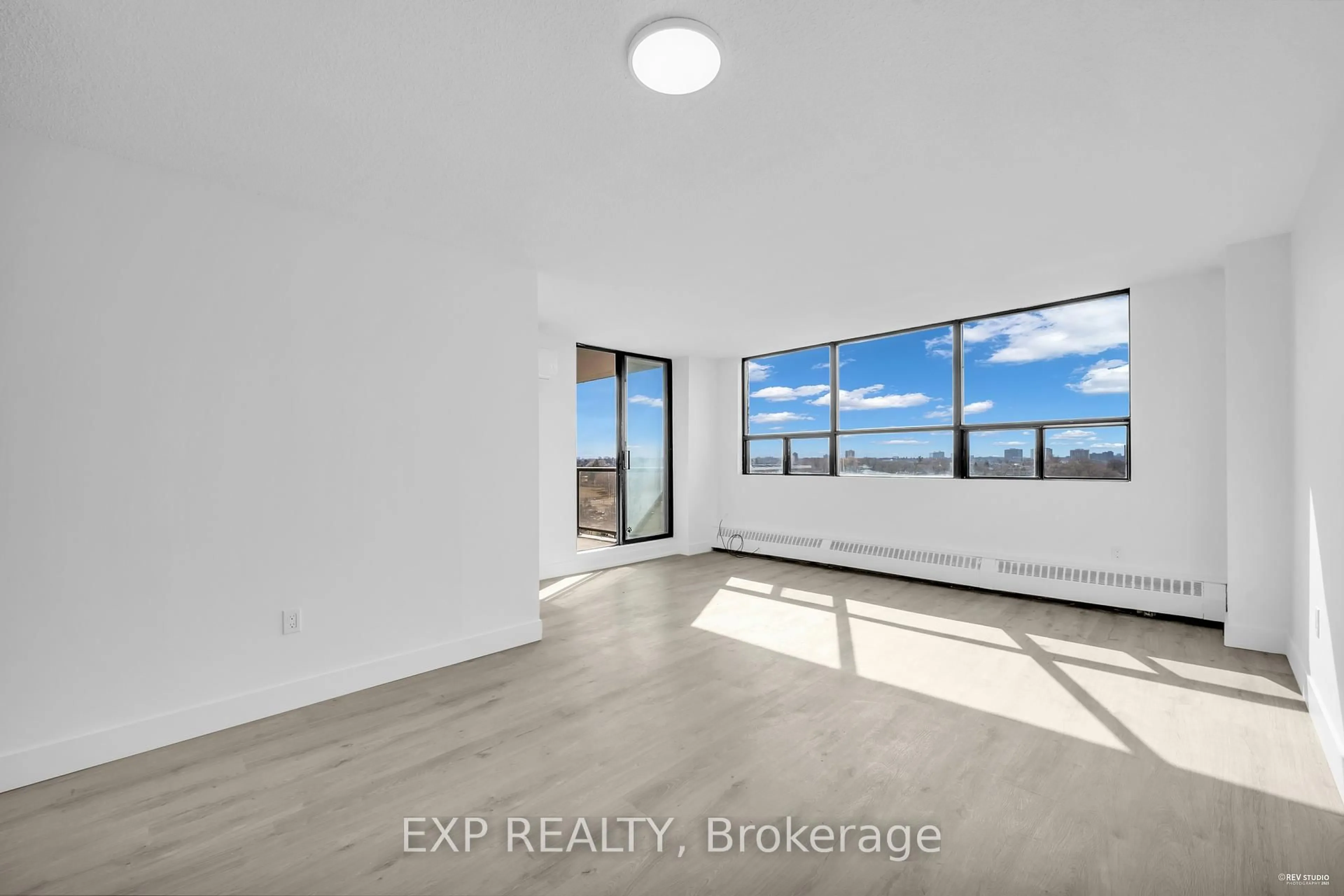 A pic of a room for 45 Sunrise Ave #907, Toronto Ontario M4A 2S3