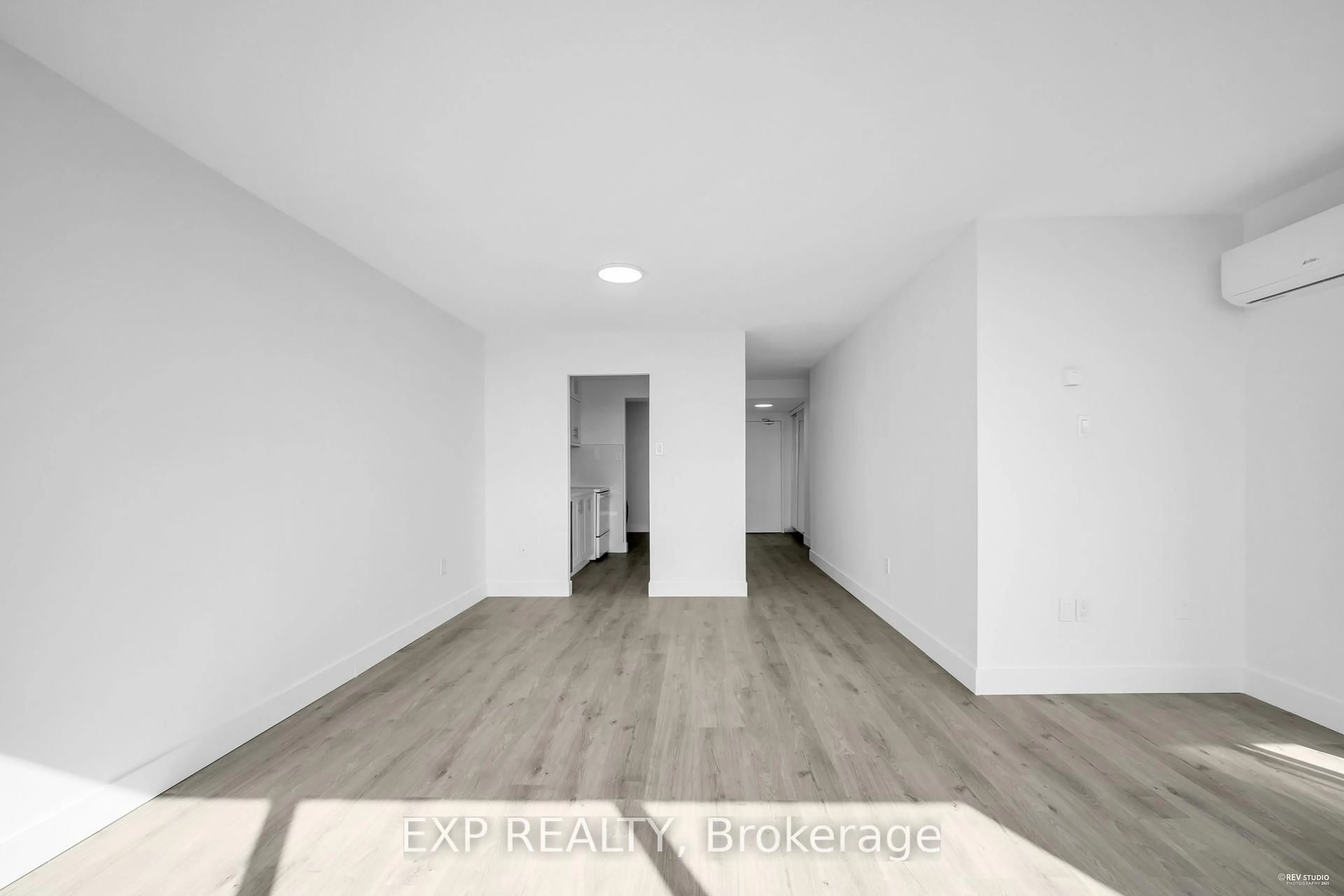 A pic of a room for 45 Sunrise Ave #907, Toronto Ontario M4A 2S3