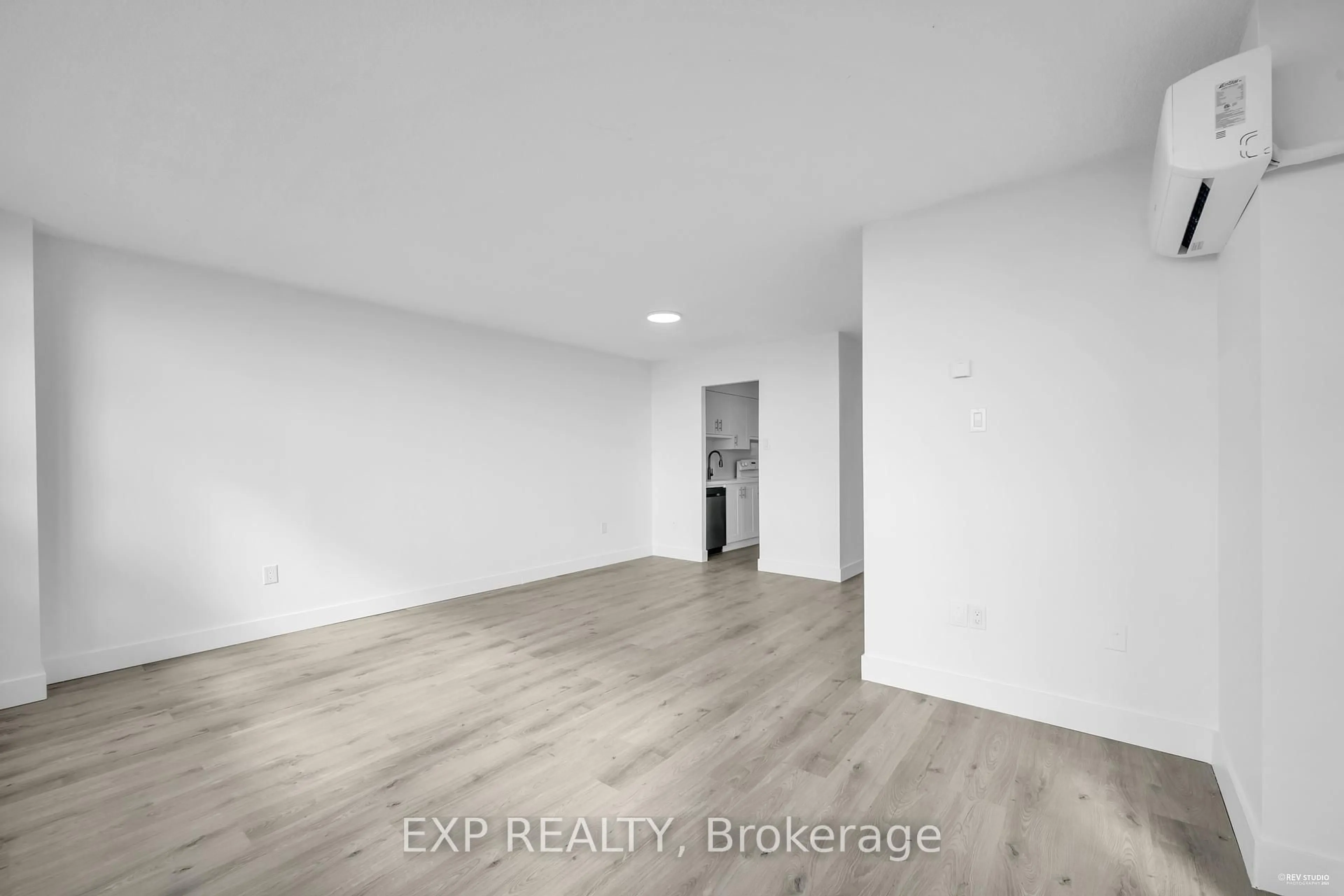 A pic of a room for 45 Sunrise Ave #907, Toronto Ontario M4A 2S3