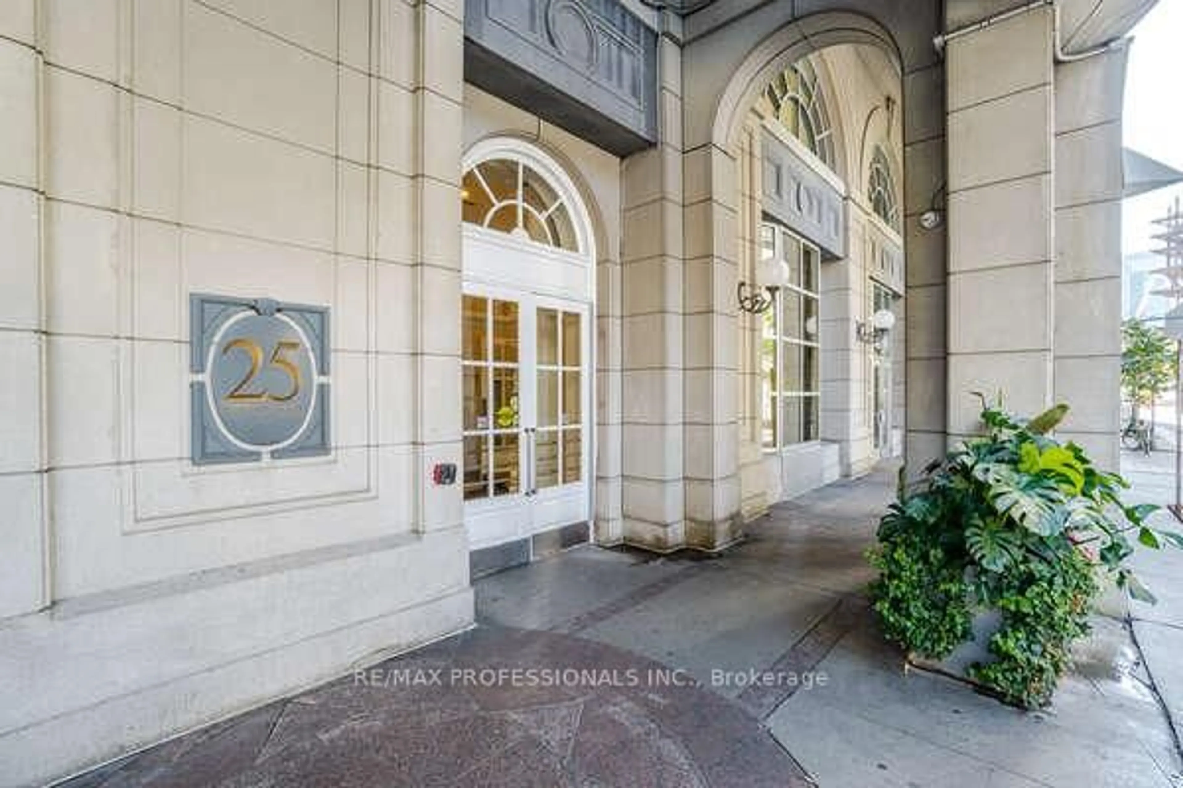 Indoor foyer for 25 The Esplanade N/A #2211, Toronto Ontario M5E 1W5