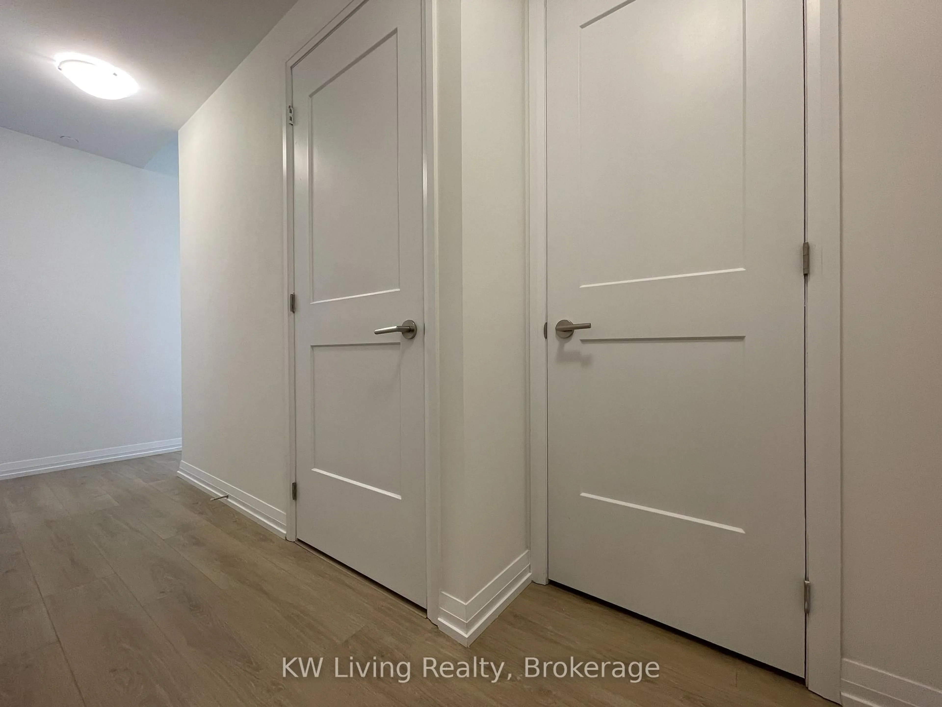 Indoor entryway for 25 Holly St #2007, Toronto Ontario M4S 0E3
