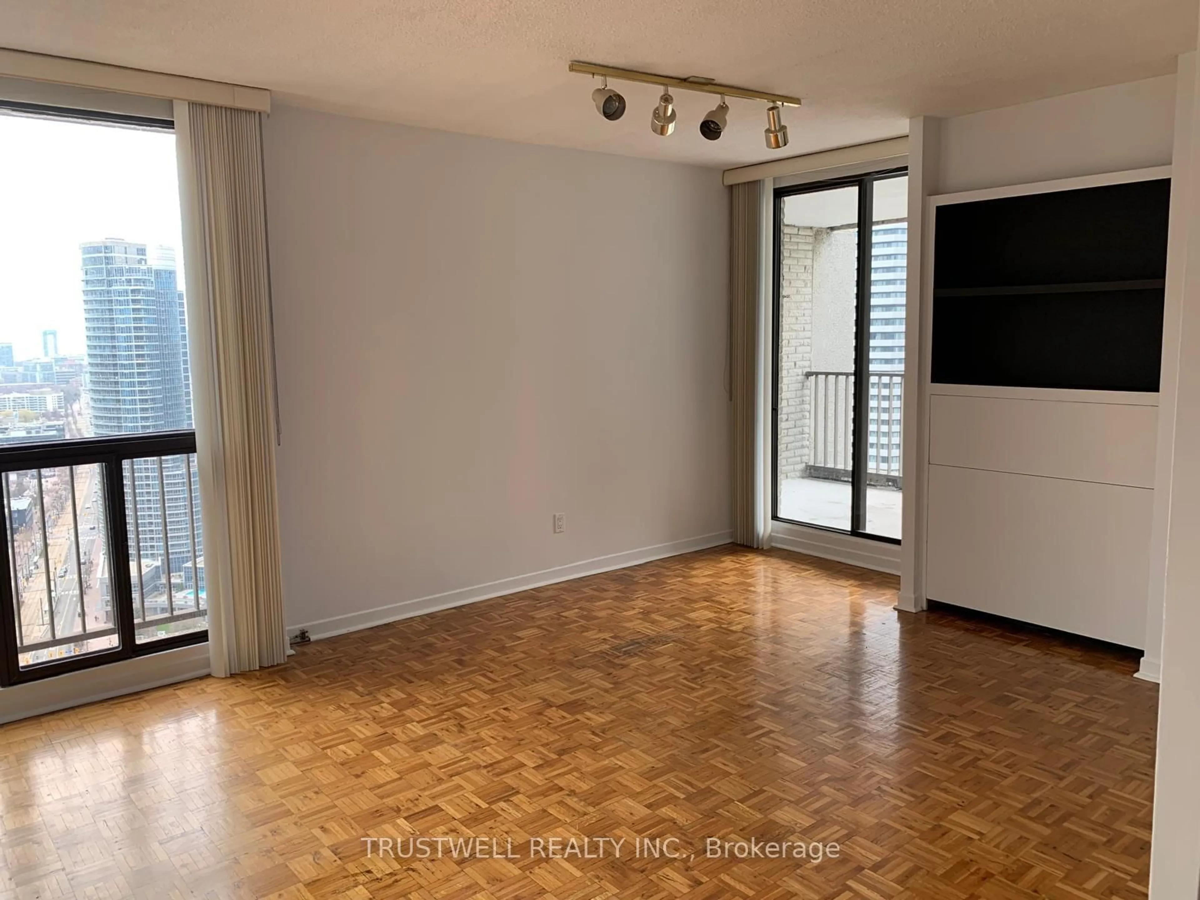 A pic of a room for 33 Harbour Sq #3240, Toronto Ontario M5J 2G2