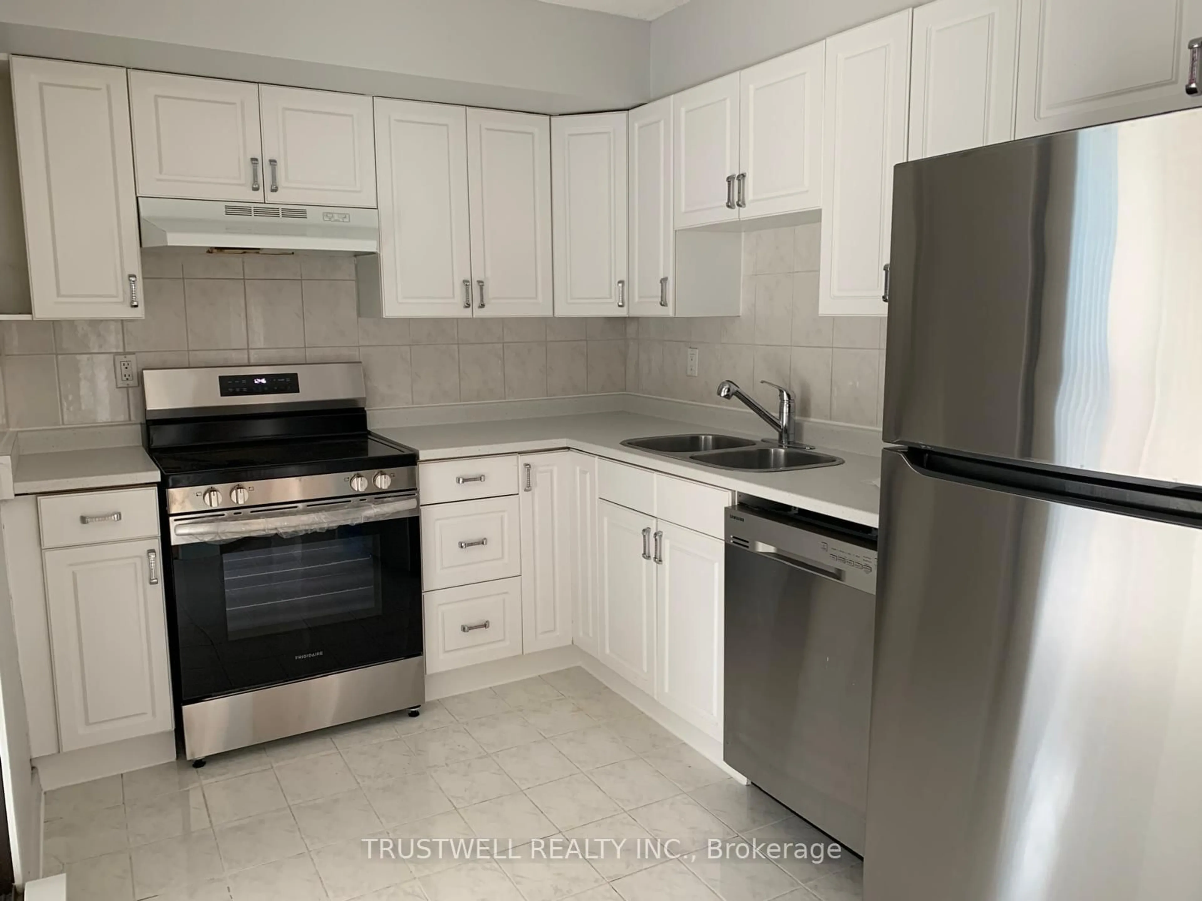 Standard kitchen, unknown for 33 Harbour Sq #3240, Toronto Ontario M5J 2G2