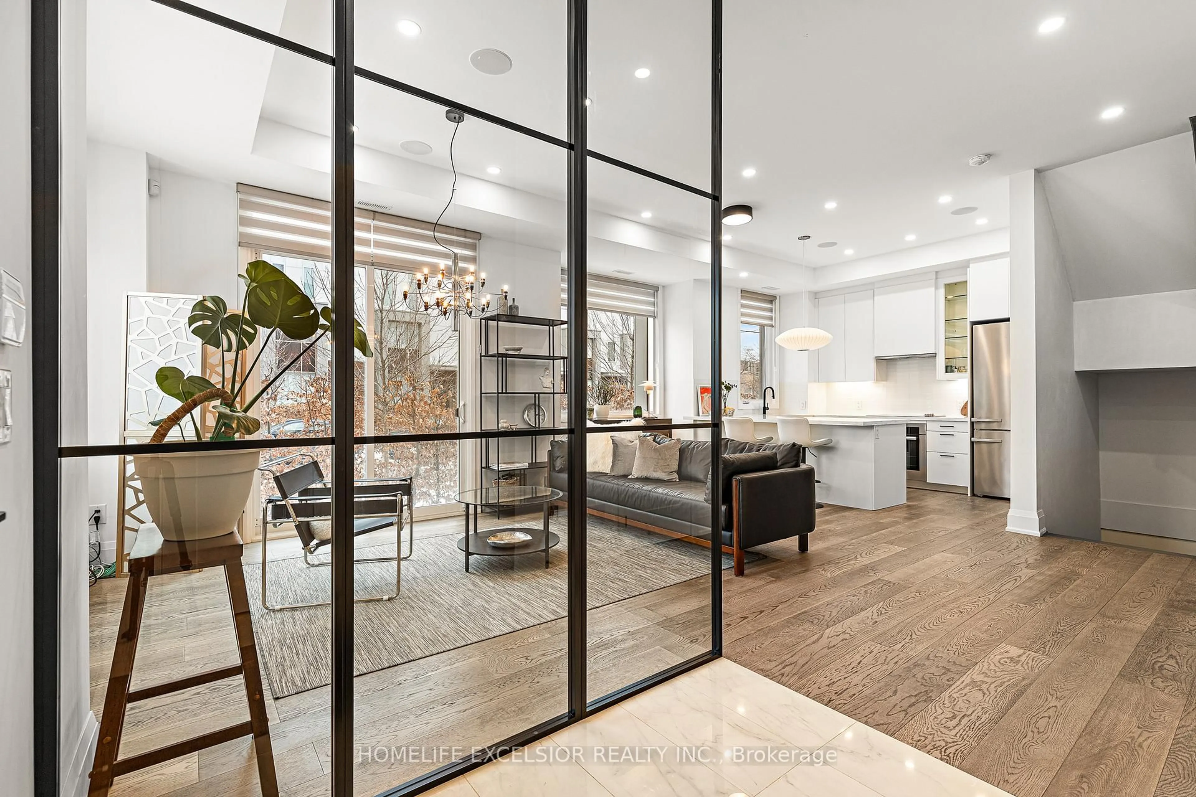 Open concept kitchen, unknown for 18 GREENBRIAR Rd #1, Toronto Ontario M2K 0G7