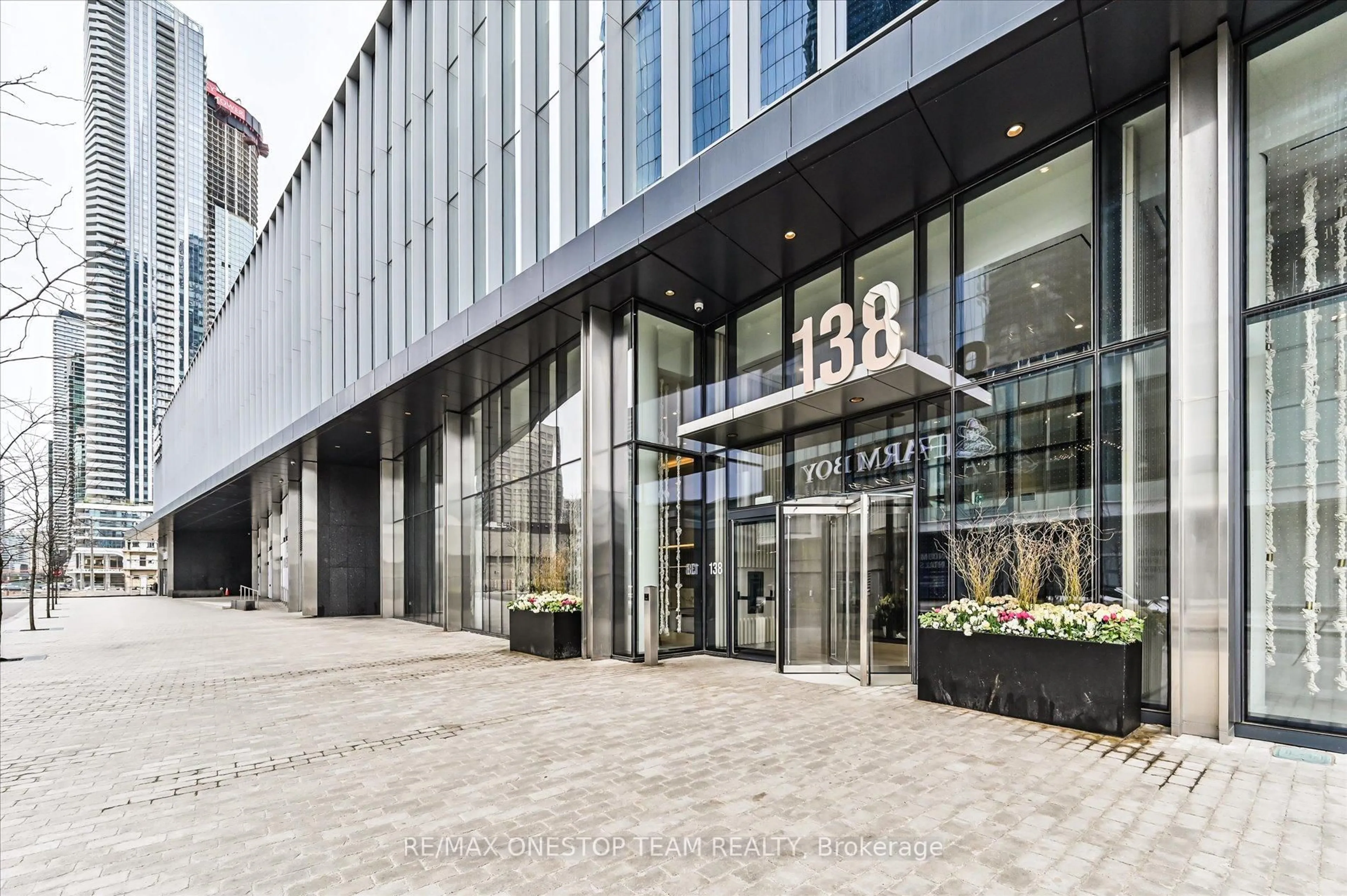 Indoor foyer for 138 Downes St #2805, Toronto Ontario M5E 0E4