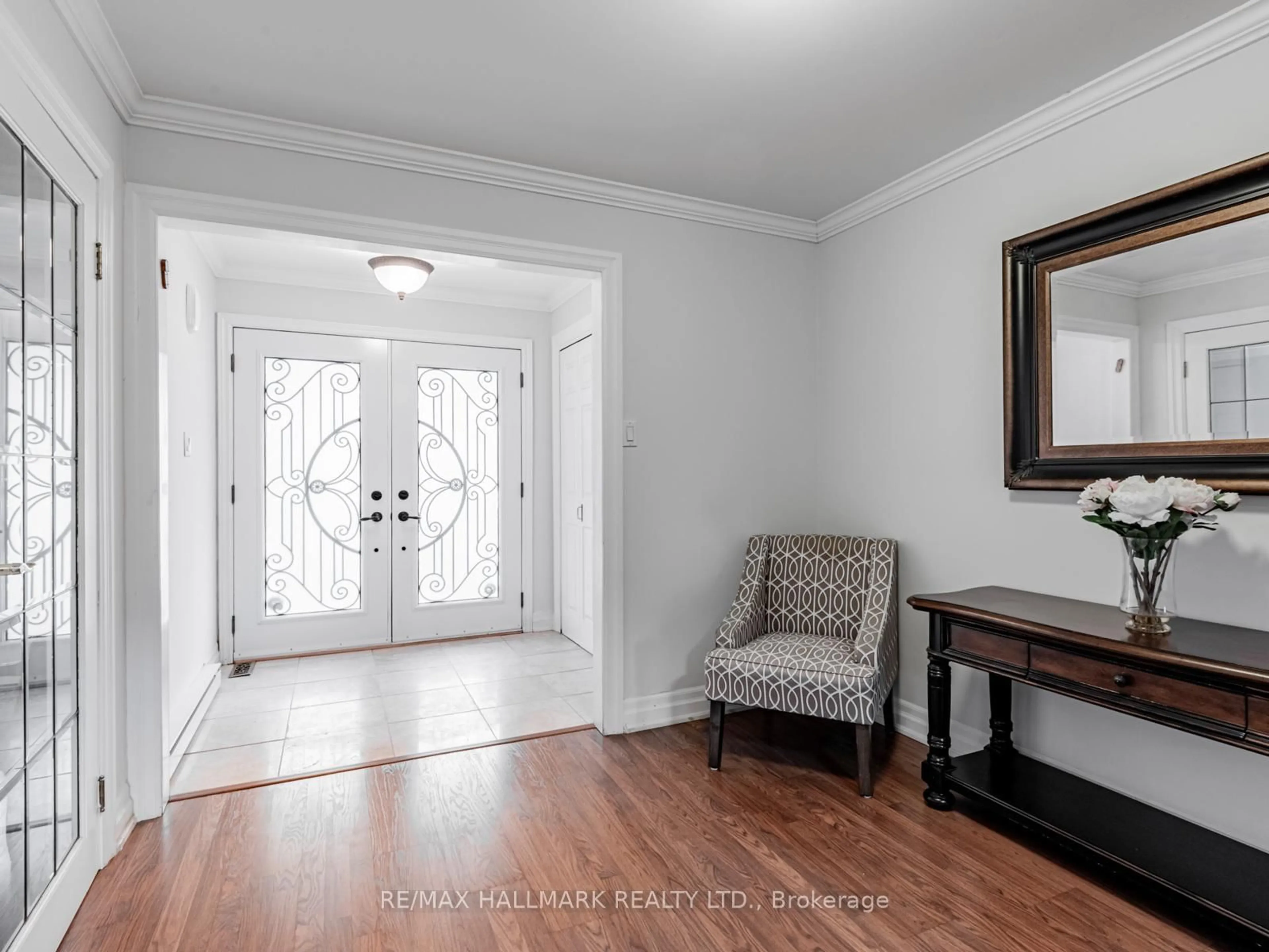 Indoor entryway for 85 Ames Circ, Toronto Ontario M3B 3C2
