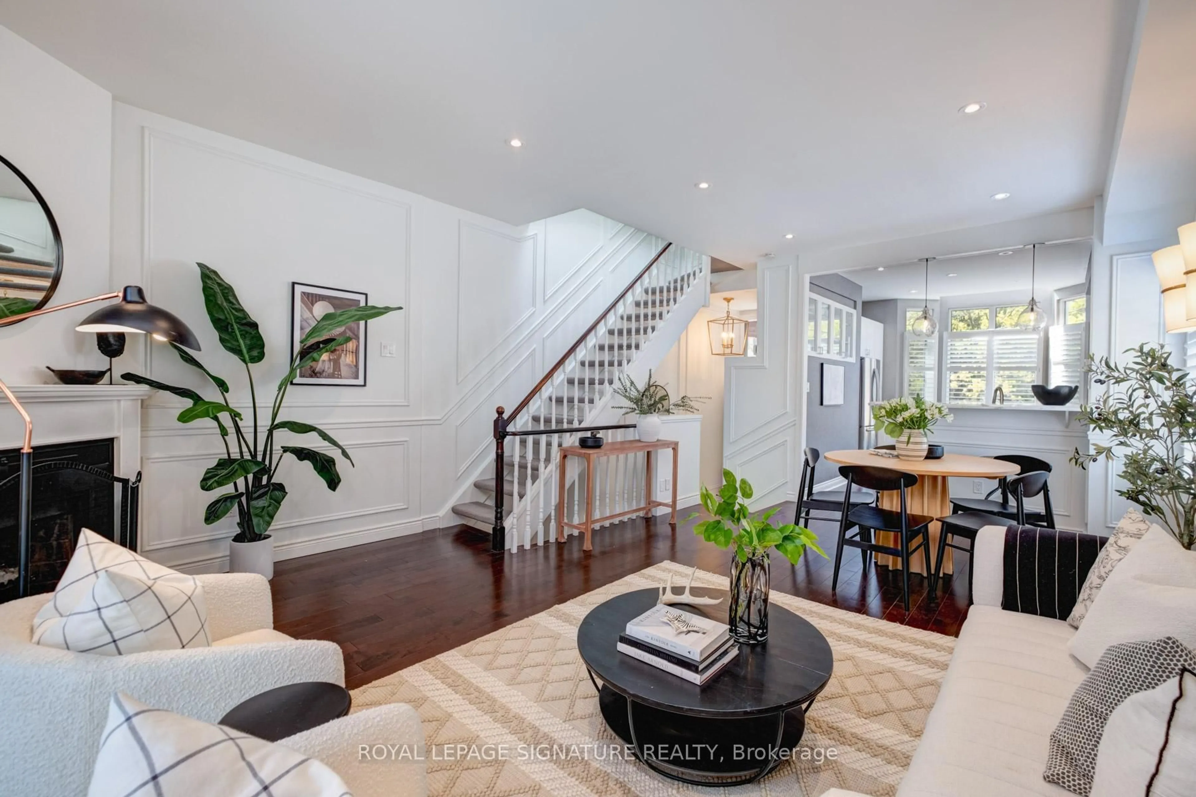 Living room with furniture, unknown for 7 SHAFTESBURY Pl, Toronto Ontario M4T 2A5