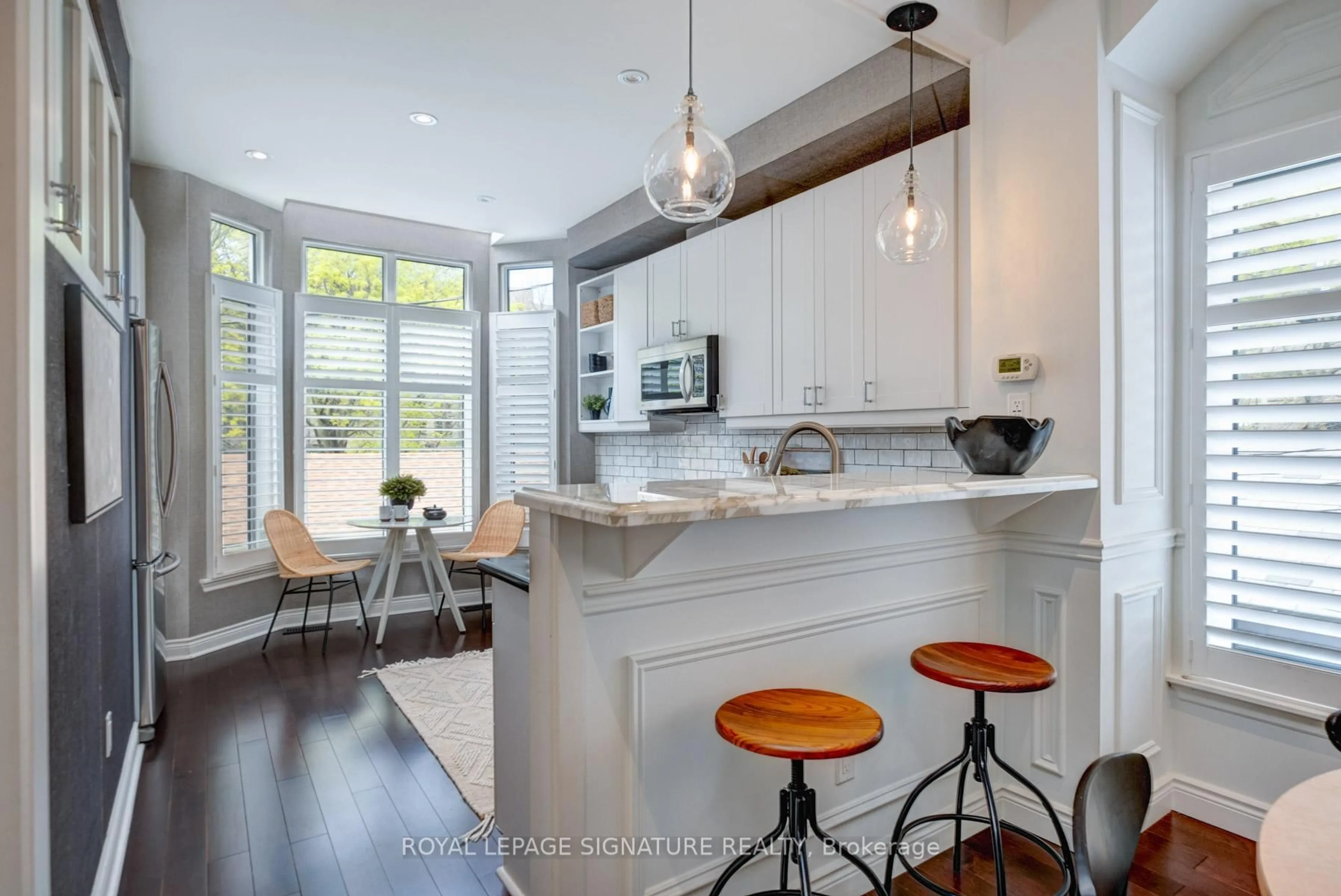 Open concept kitchen, ceramic/tile floor for 7 SHAFTESBURY Pl, Toronto Ontario M4T 2A5