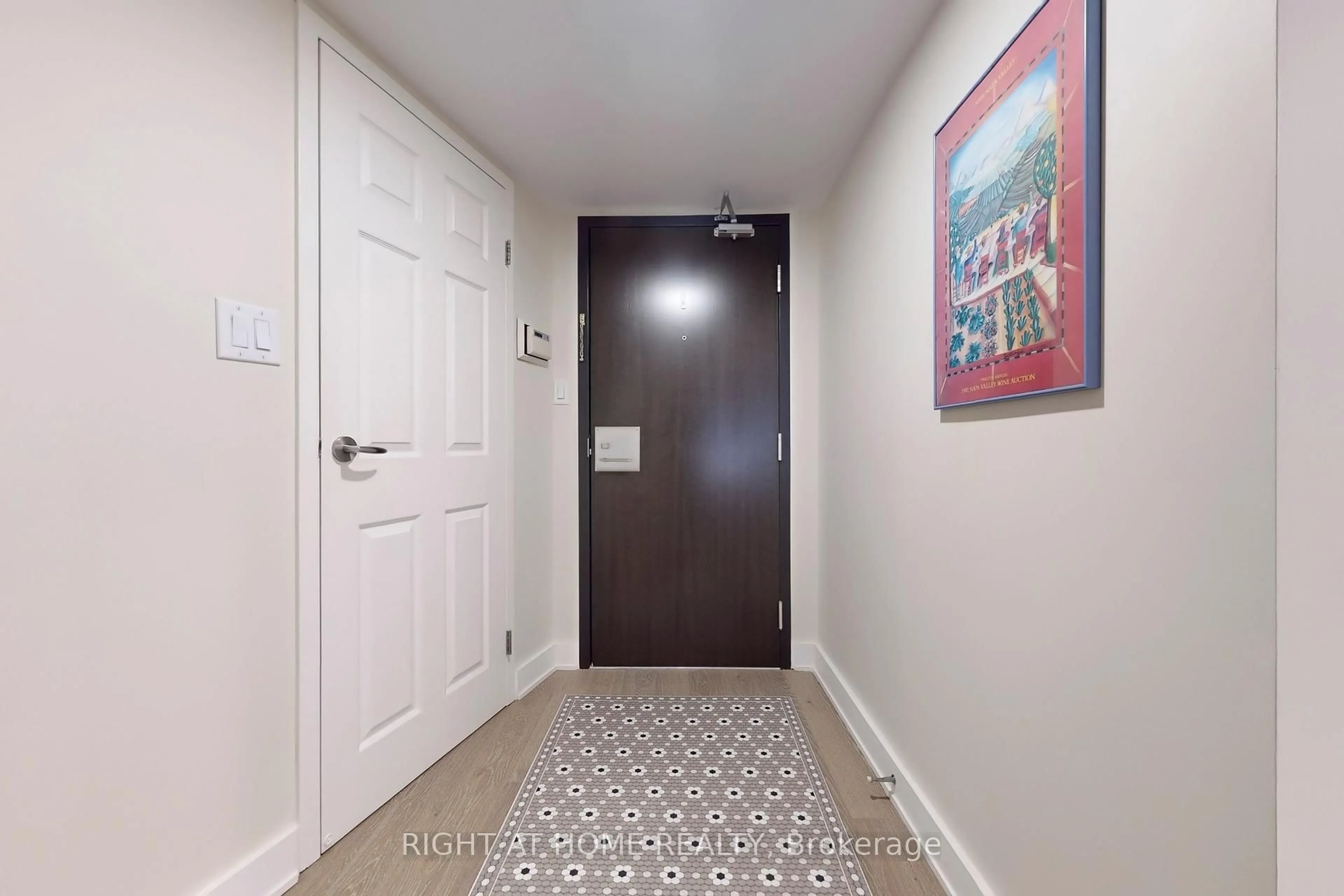Indoor entryway for 25 The Esplanade N/A #2316, Toronto Ontario M5E 1W5