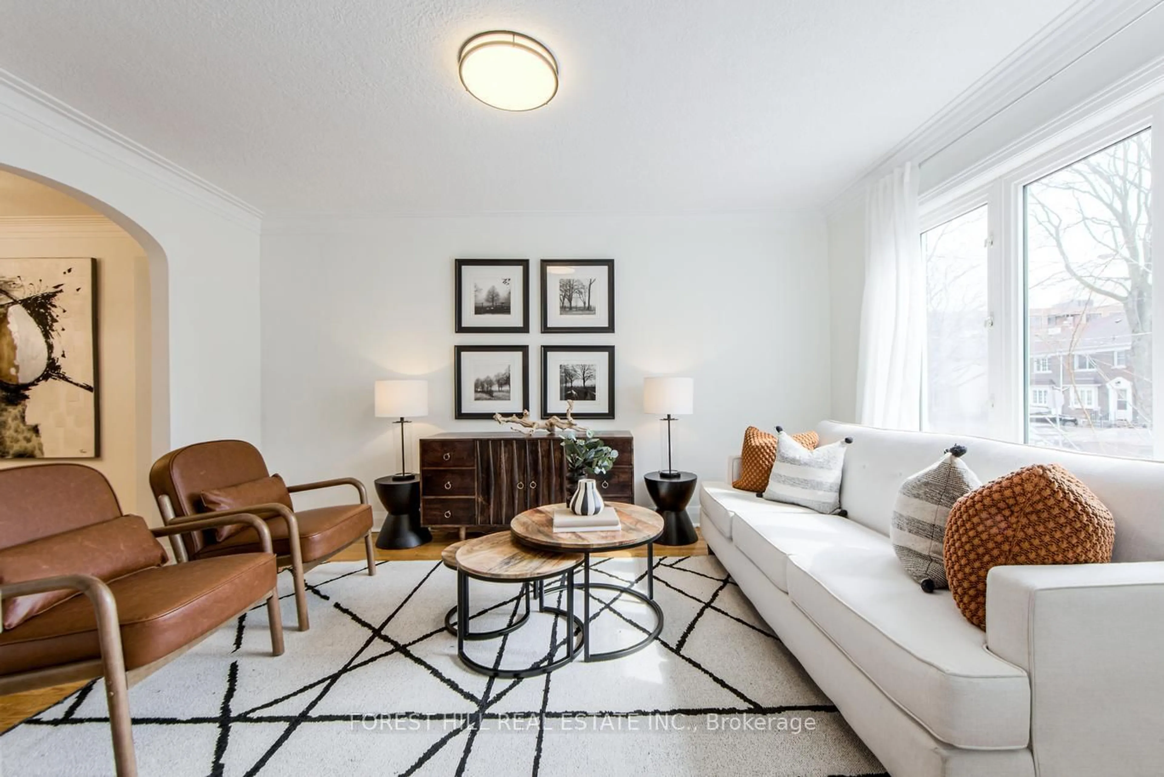 Living room with furniture, unknown for 32 Randolph Rd, Toronto Ontario M4G 3R7